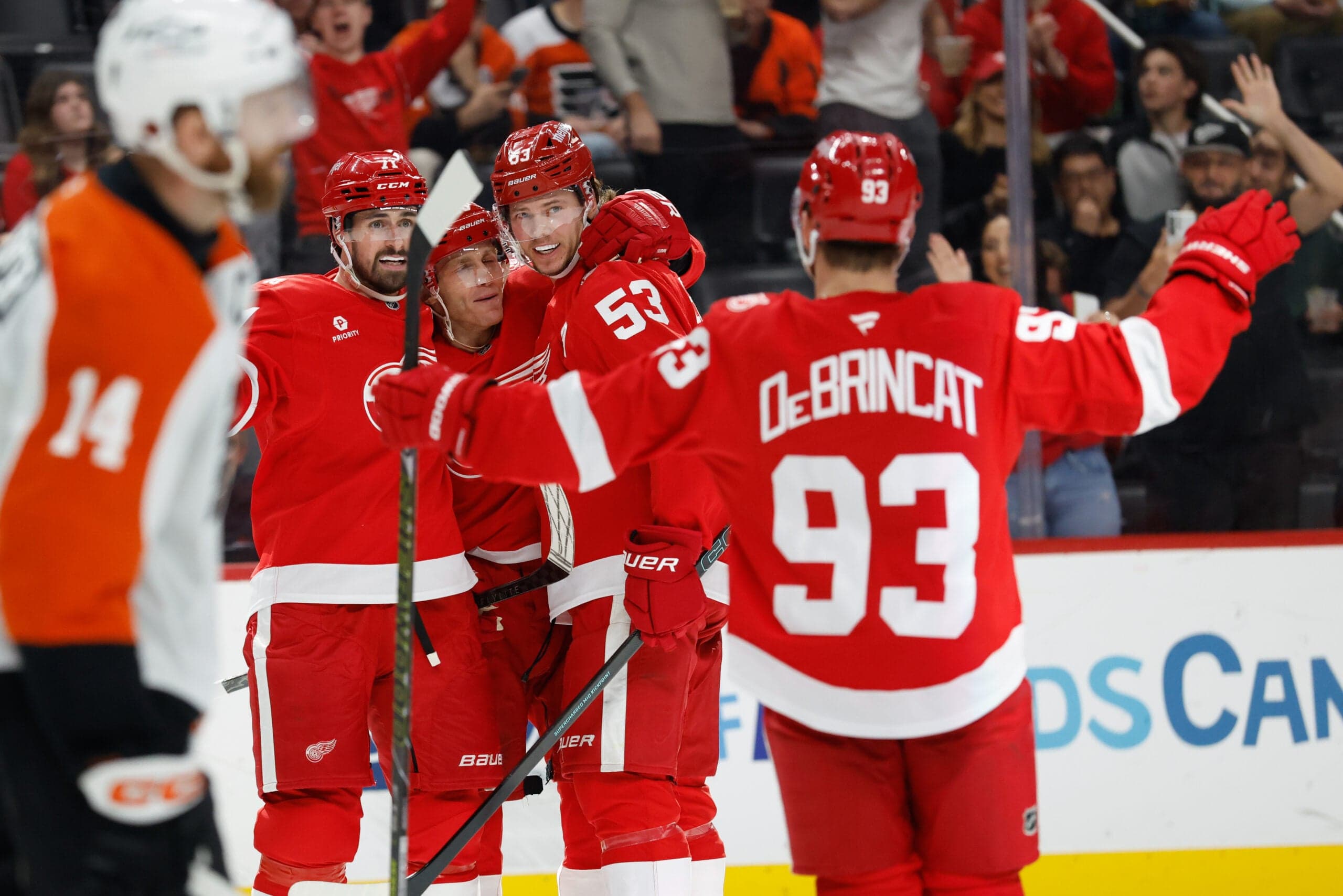 Red Wings Special Teams Pummel Flyers