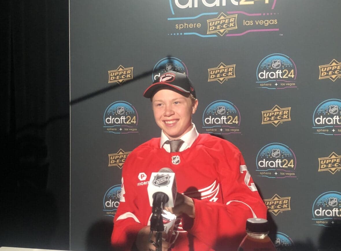 Hobey Baker Finalist Plante Could Make Red Wings History