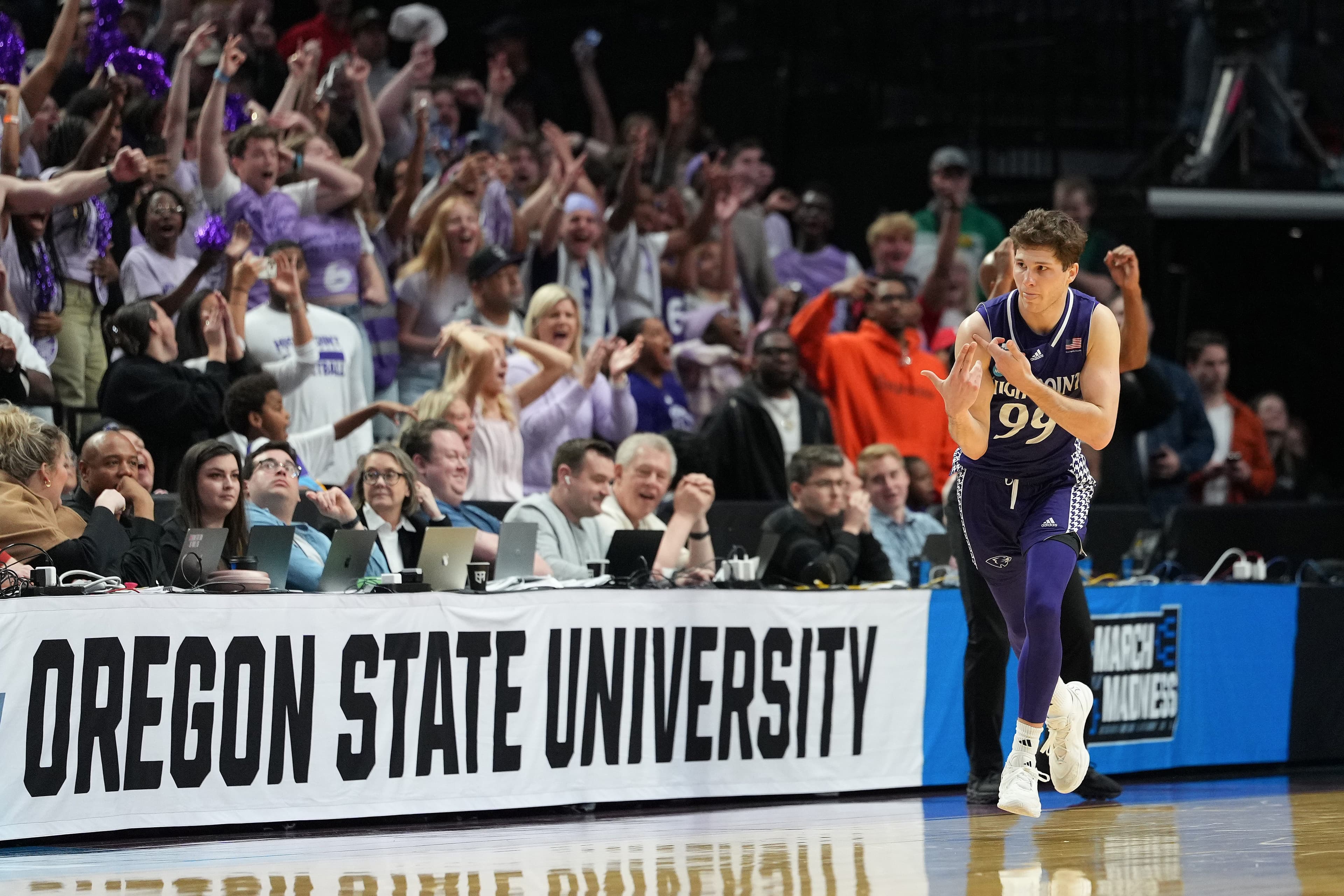 NCAA Tournament roundup: No. 12 High Point upsets No. 5 Wisconsin