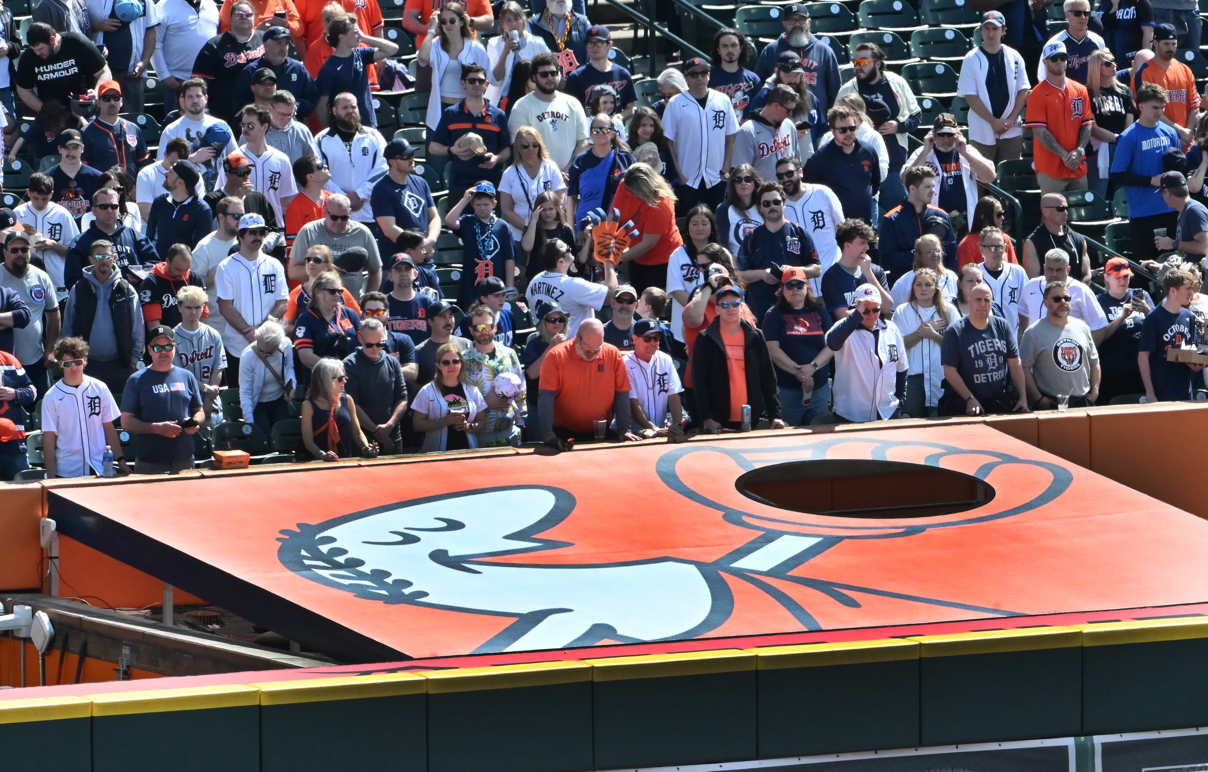 Tigers have tried to give you free pizza since 2021. Now, they're trying harder