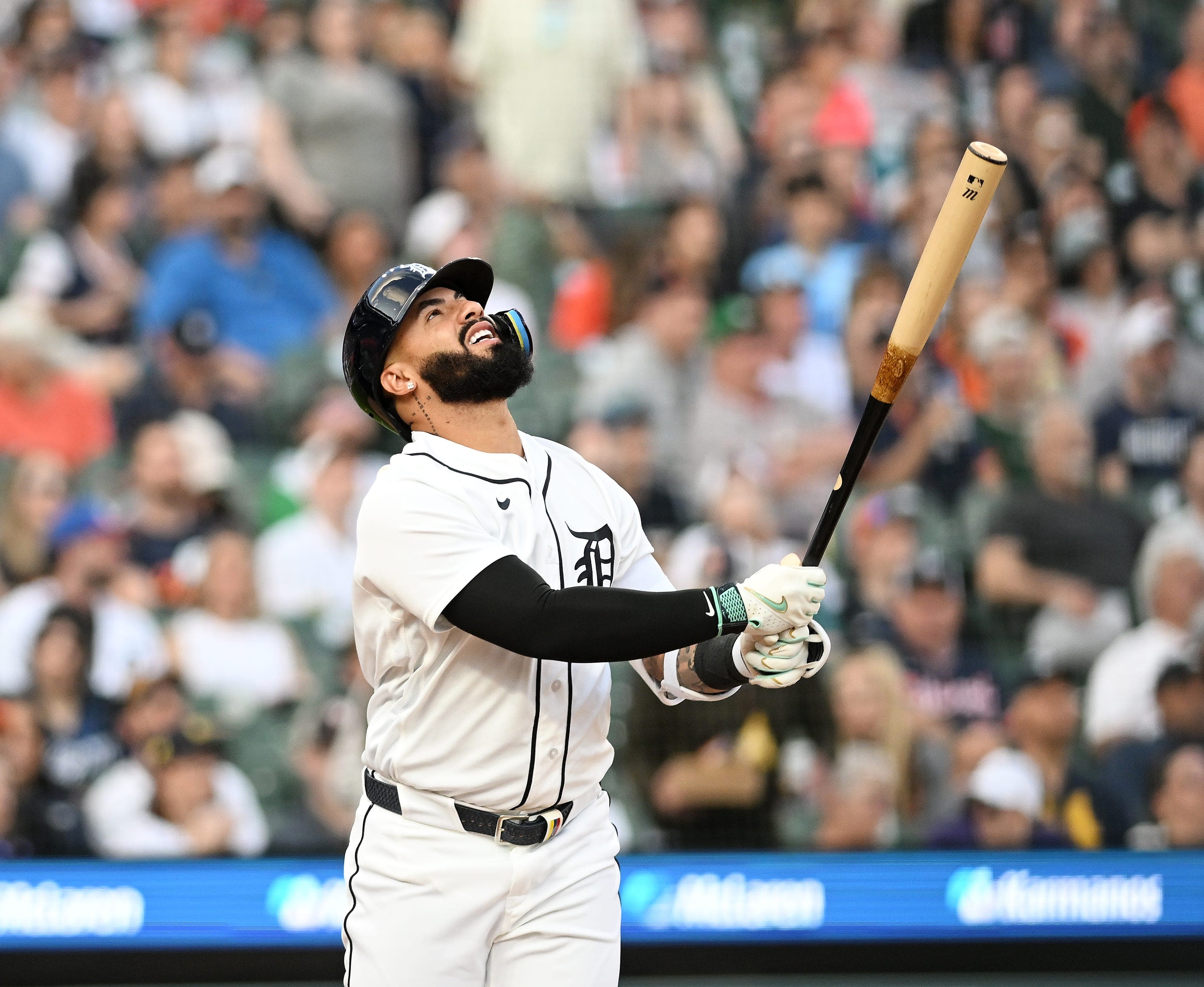 Tigers' bats come alive in eighth inning for 2-1 win over Royals