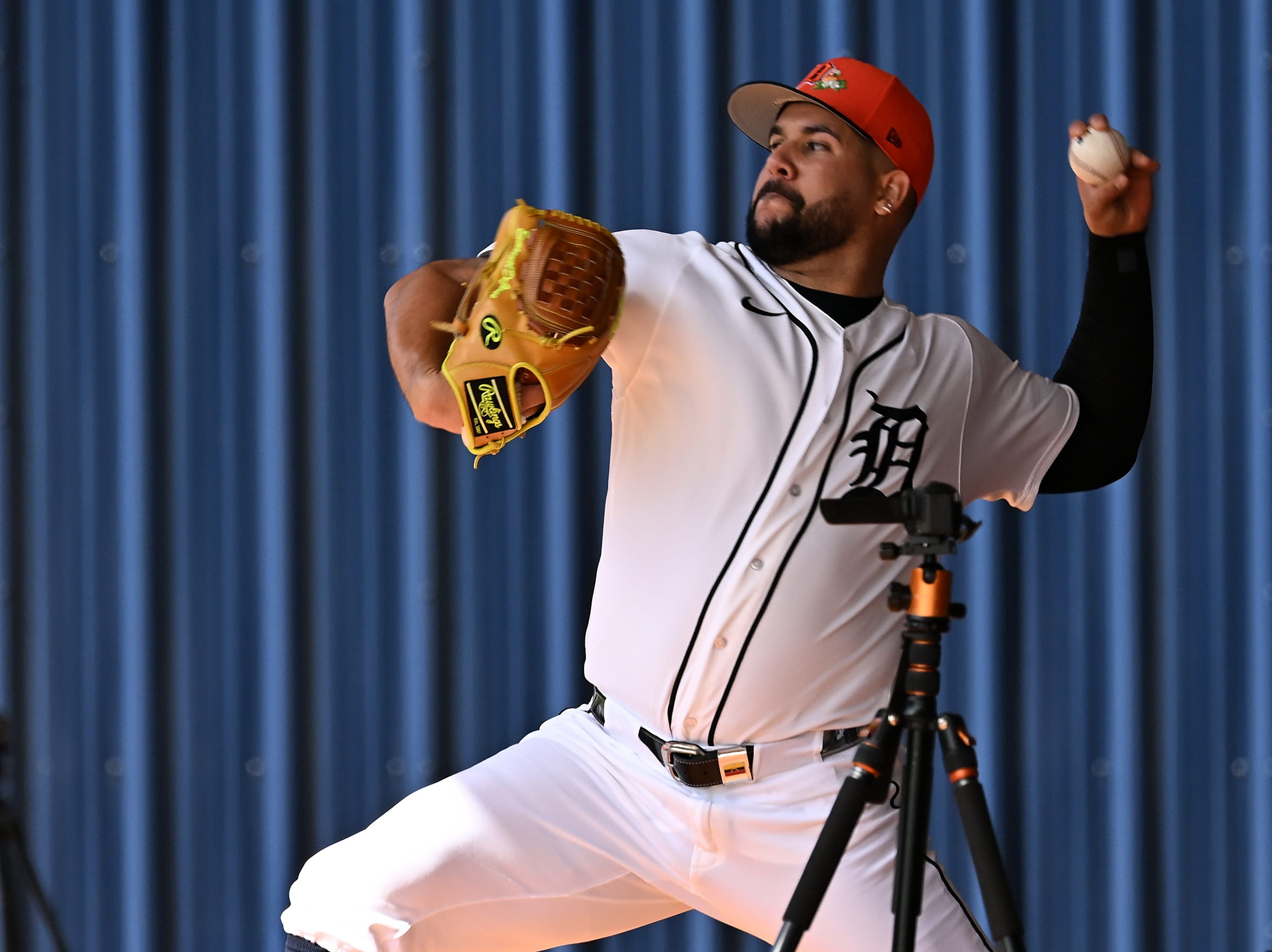 Detroit Tigers call up reliever Burch Smith; send lefty Enmanuel De Jesus to Toledo