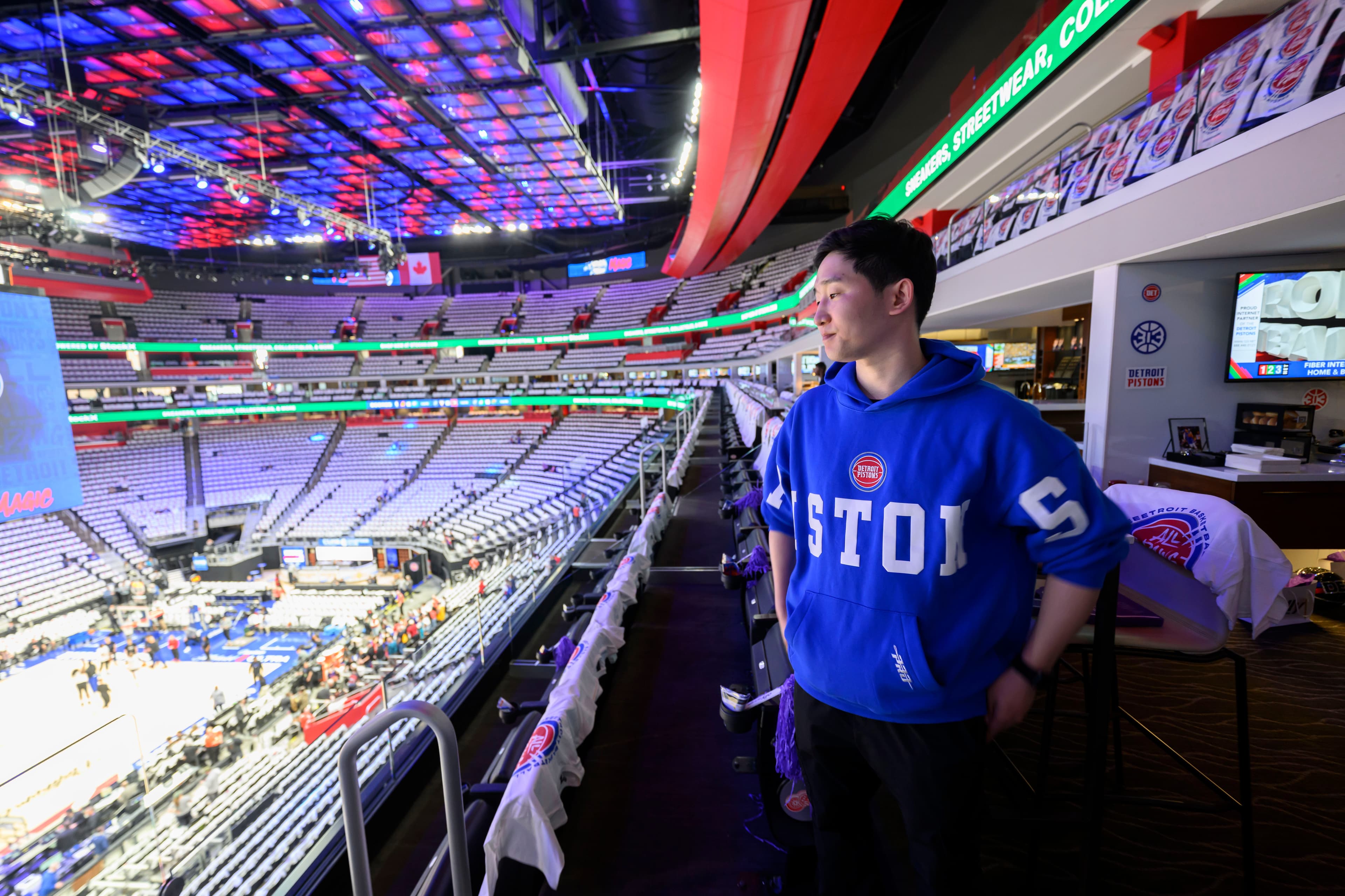 Pistons superfan 'Korean Tom' builds following by loving Detroit, team