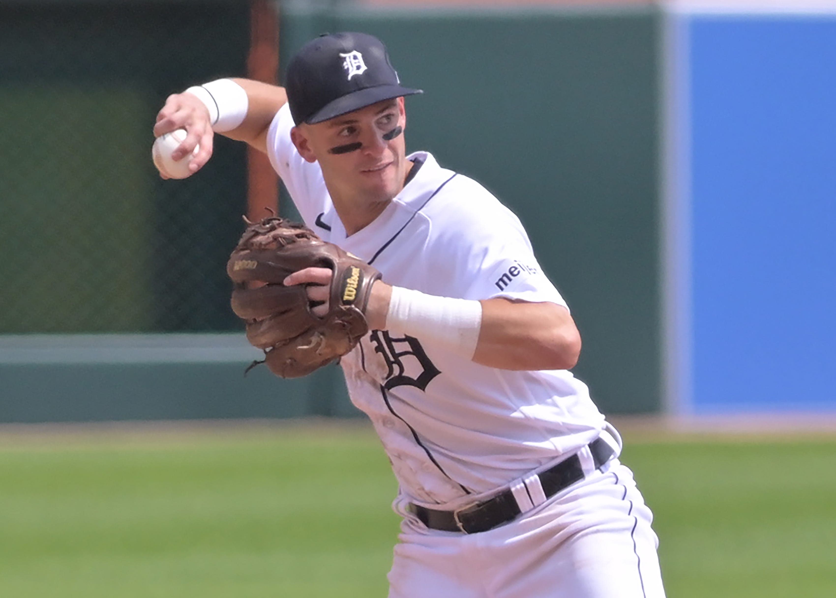 Tigers re-sign Zack Short; injury updates on Mize, Vest