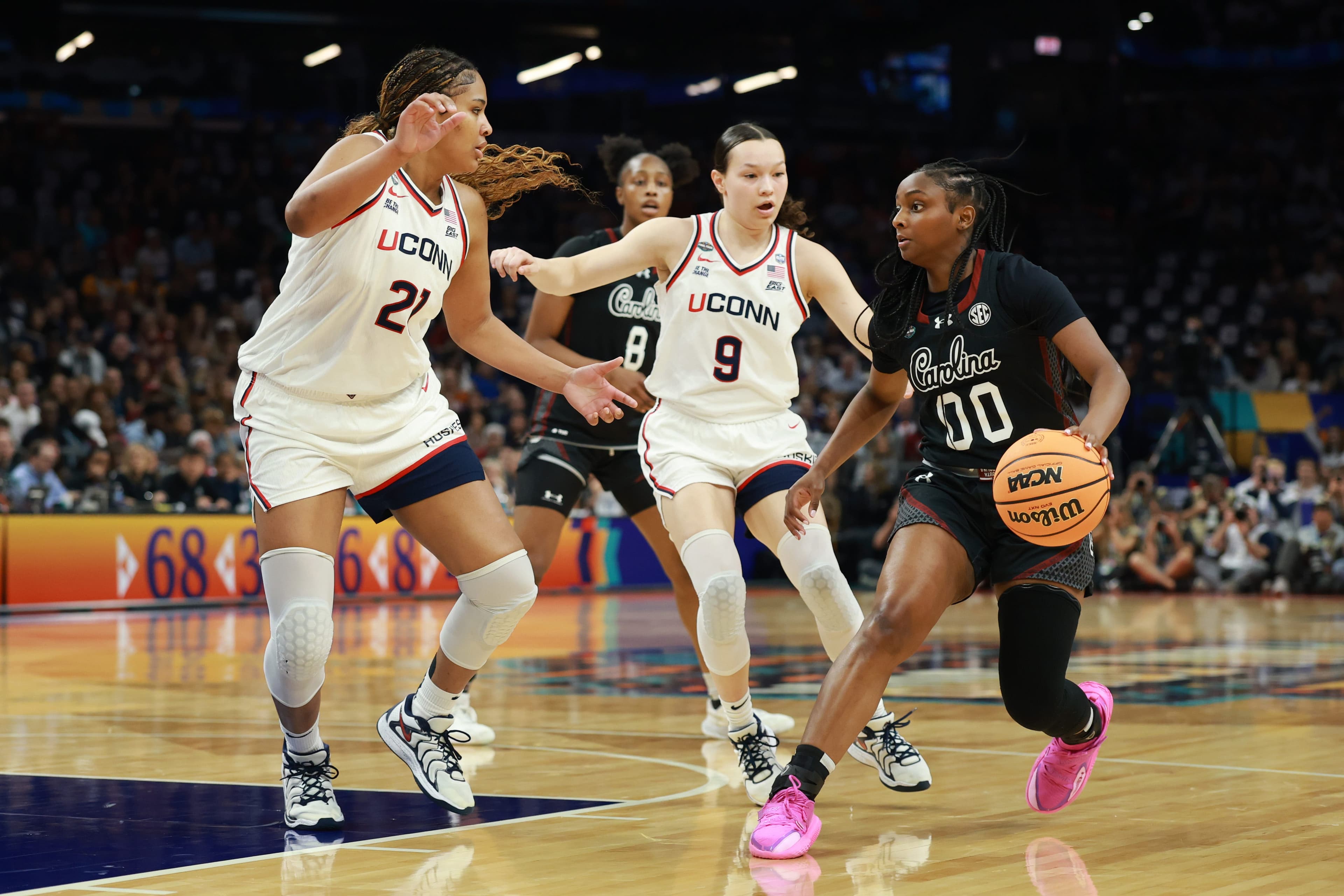 South Carolina, UCLA face off in women's national championship game