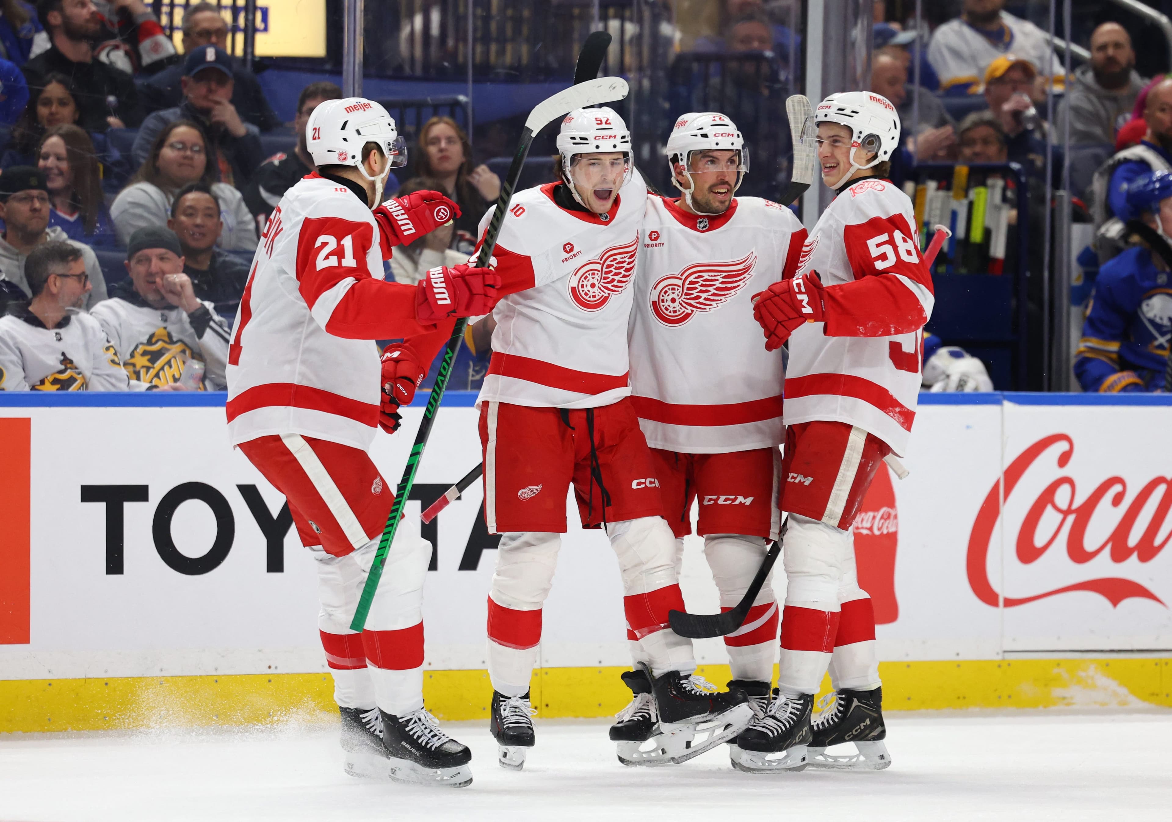 Red Wings bounce back with 5-2 win over first-place Sabres