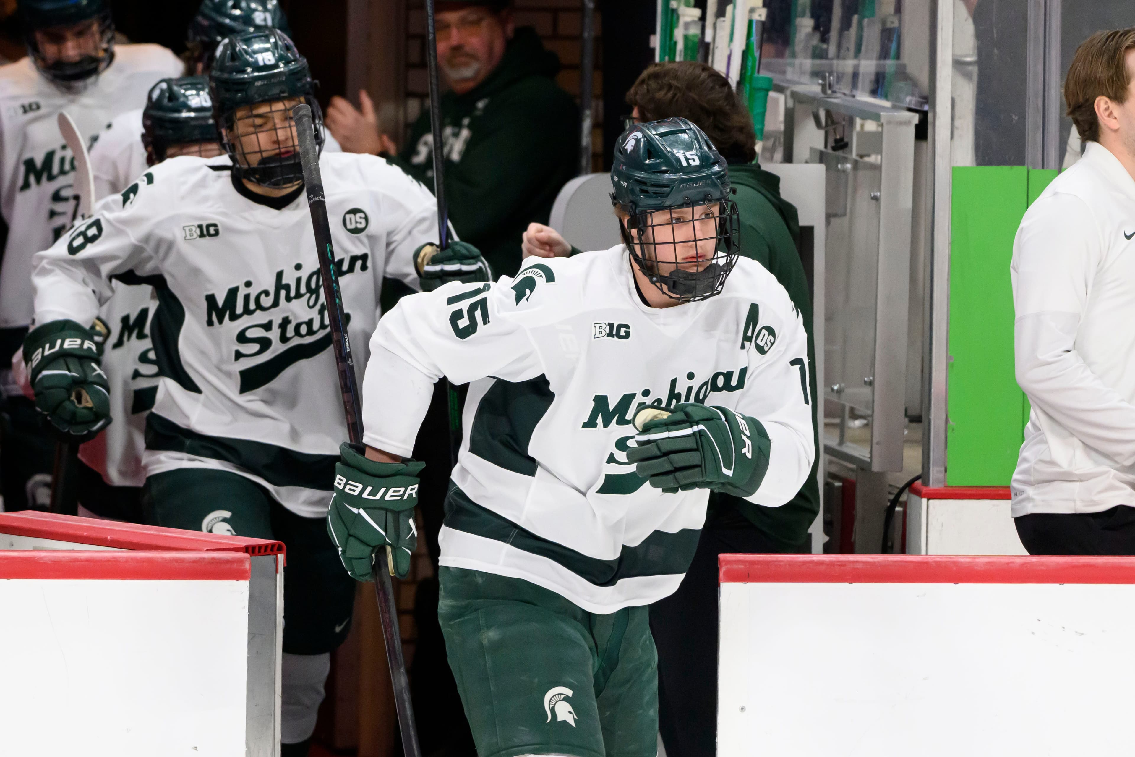 Hockey roundup: Wild sign Spartans center Charlie Stramel, but debut must wait