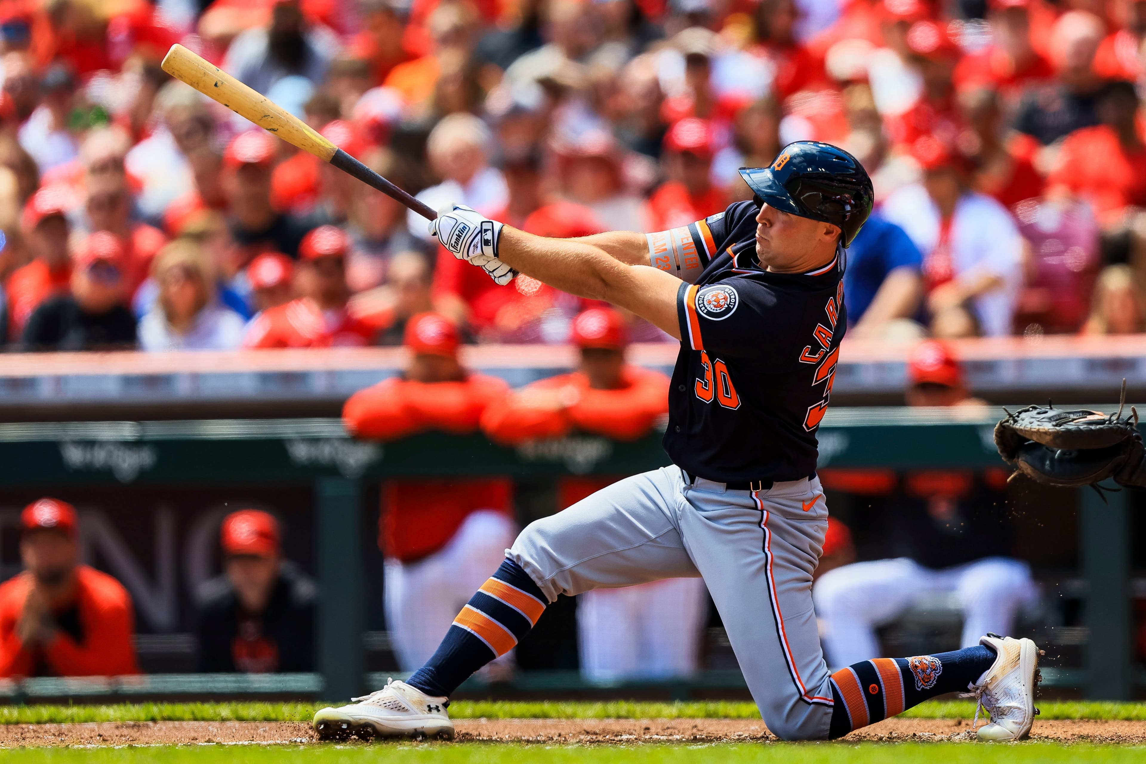 Lee sparks big inning as Detroit Tigers salvage series finale vs. Reds