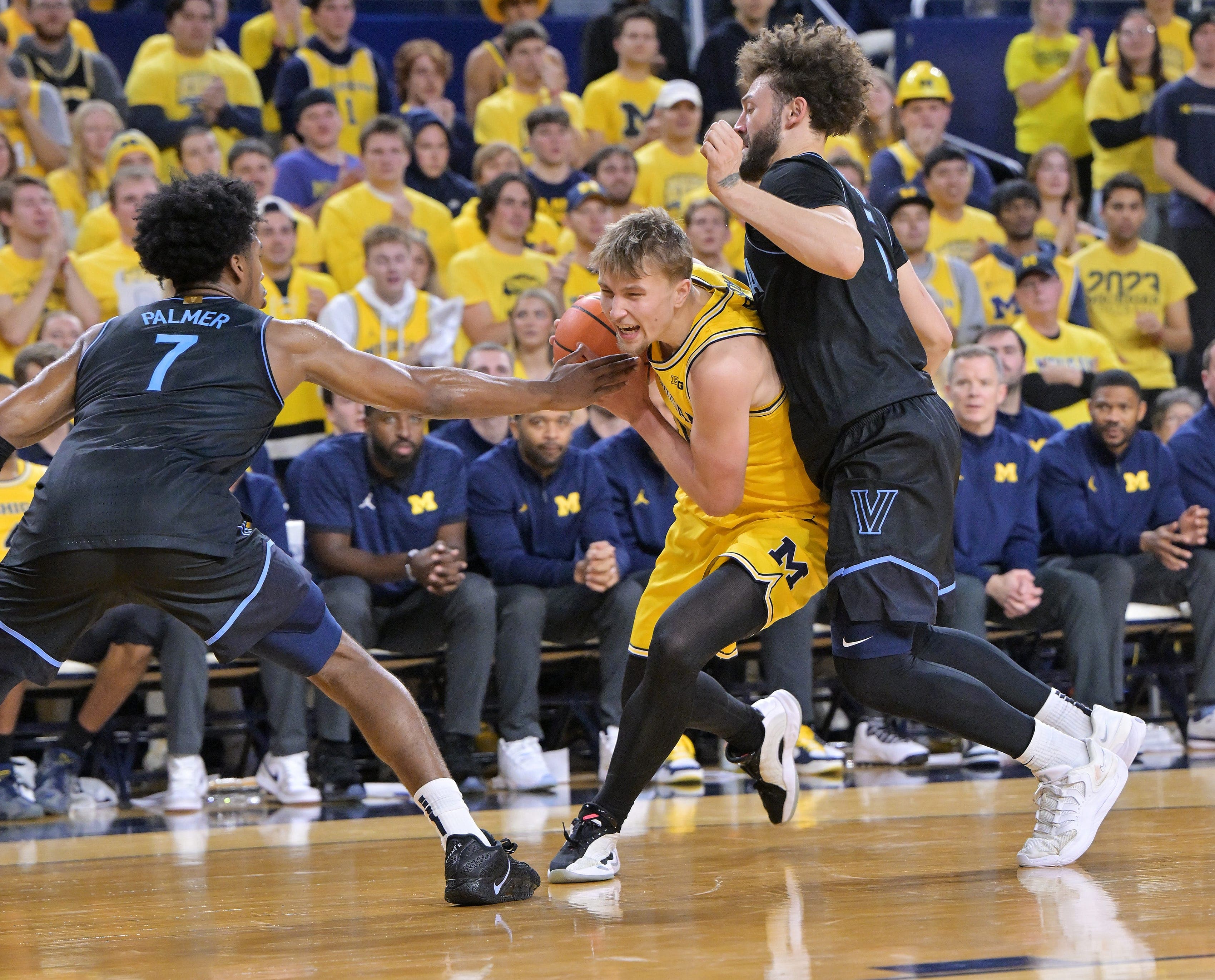 Michigan basketball freshman Winters Grady enters transfer portal