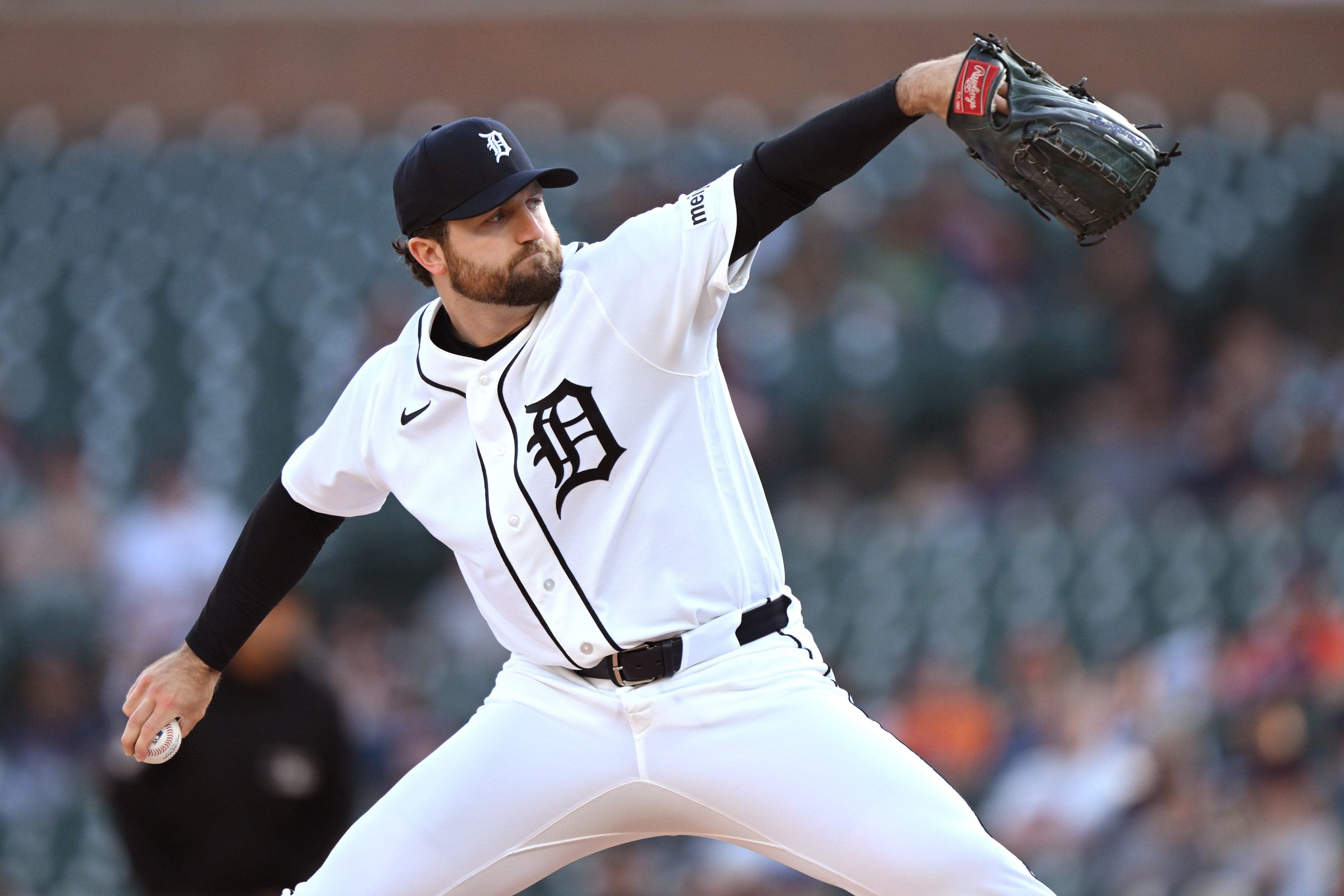 Casey Mize leaves start in third inning with apparent leg injury