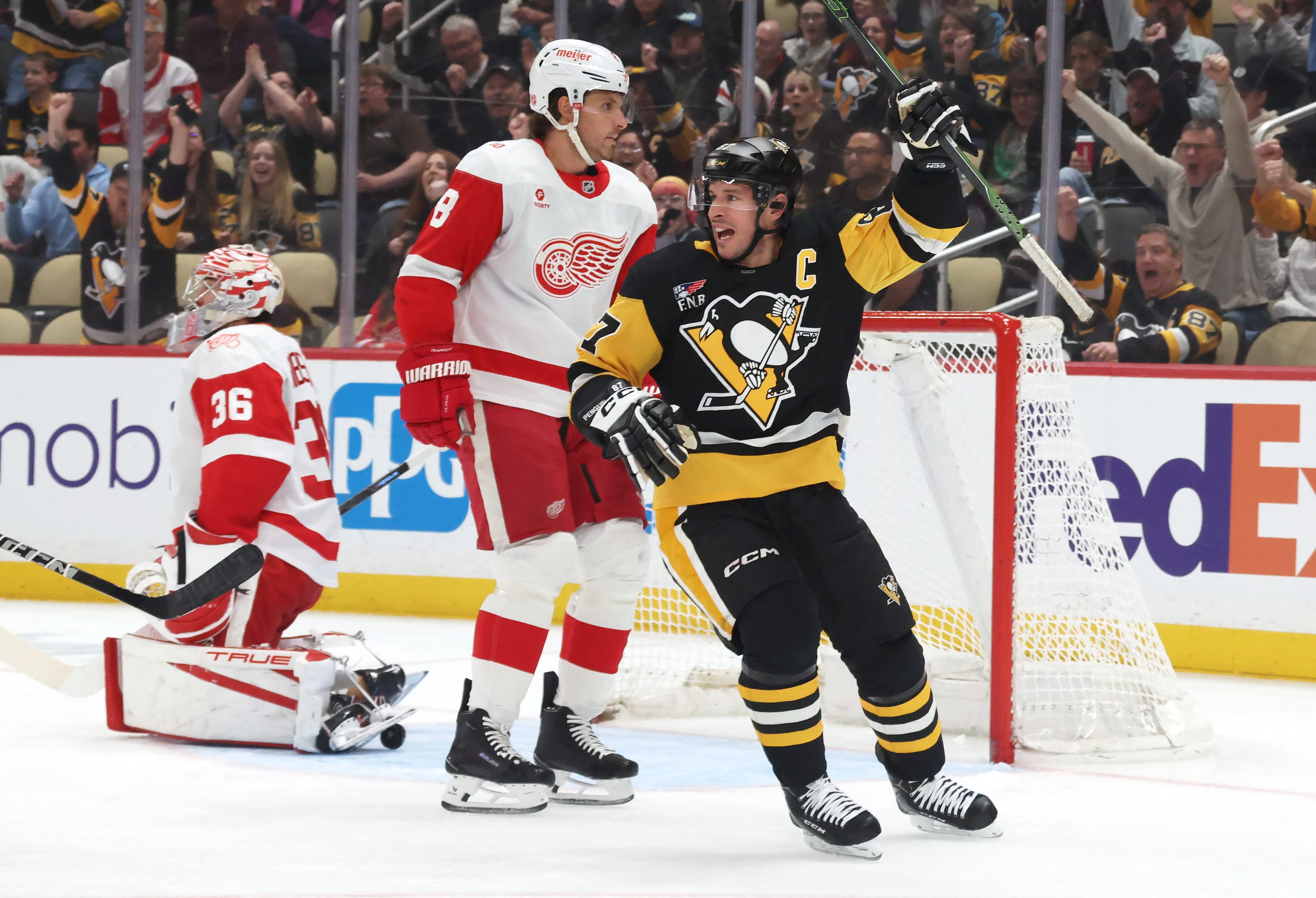 Poor first period dooms Red Wings in 5-1 loss to Penguins