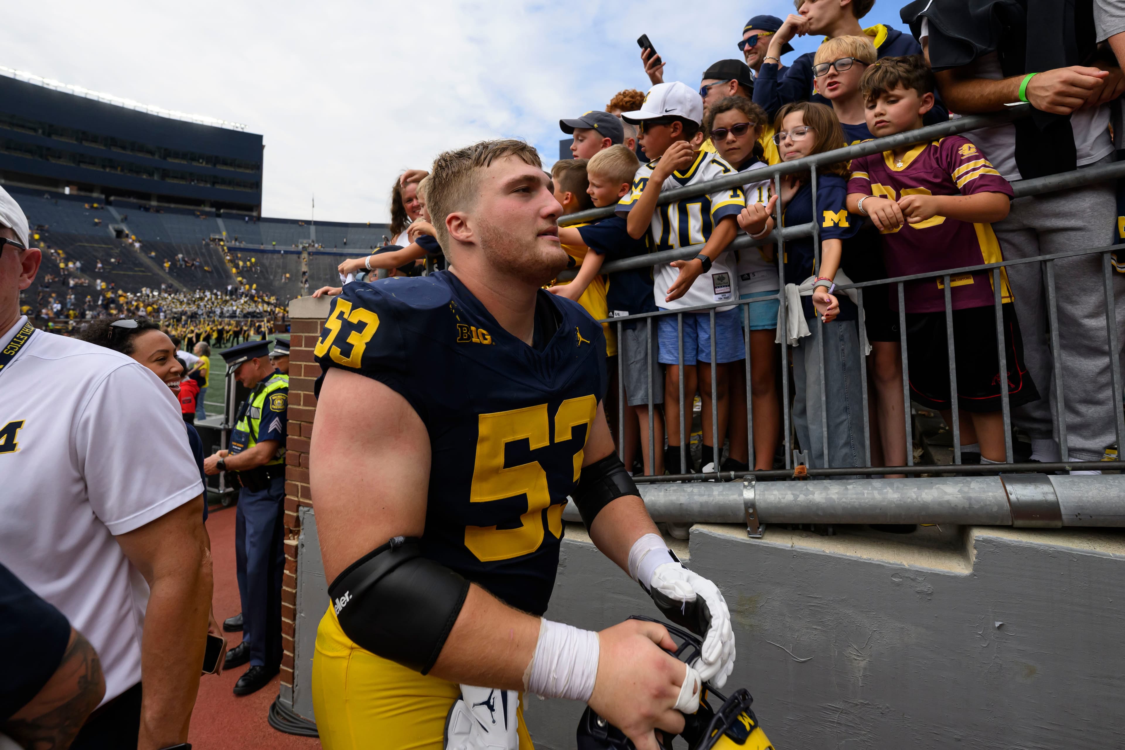 Michigan men's basketball's success an inspiration for football team