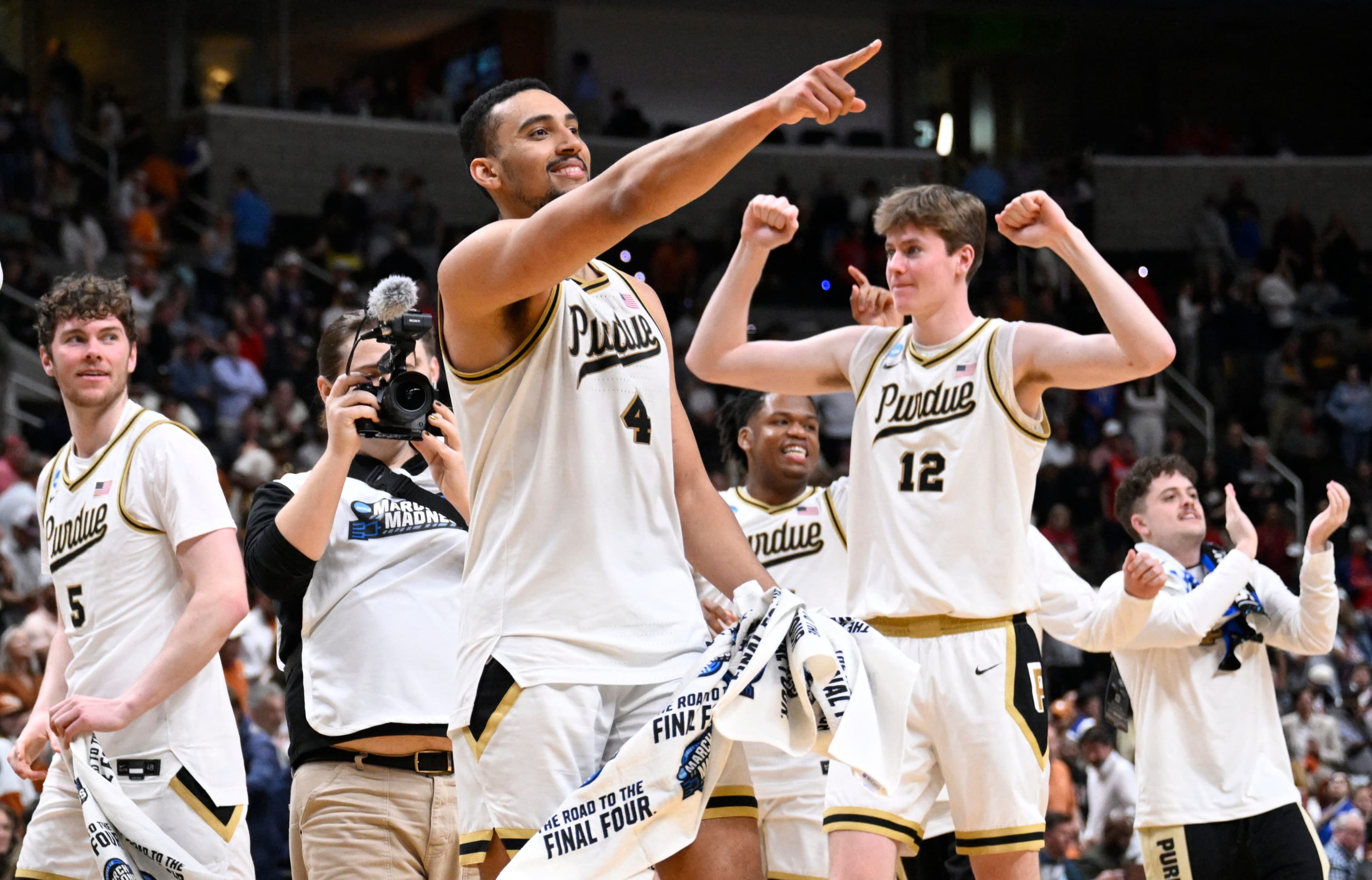 NCAA Tournament roundup: Last-second shot lifts No. 2 Purdue past Texas