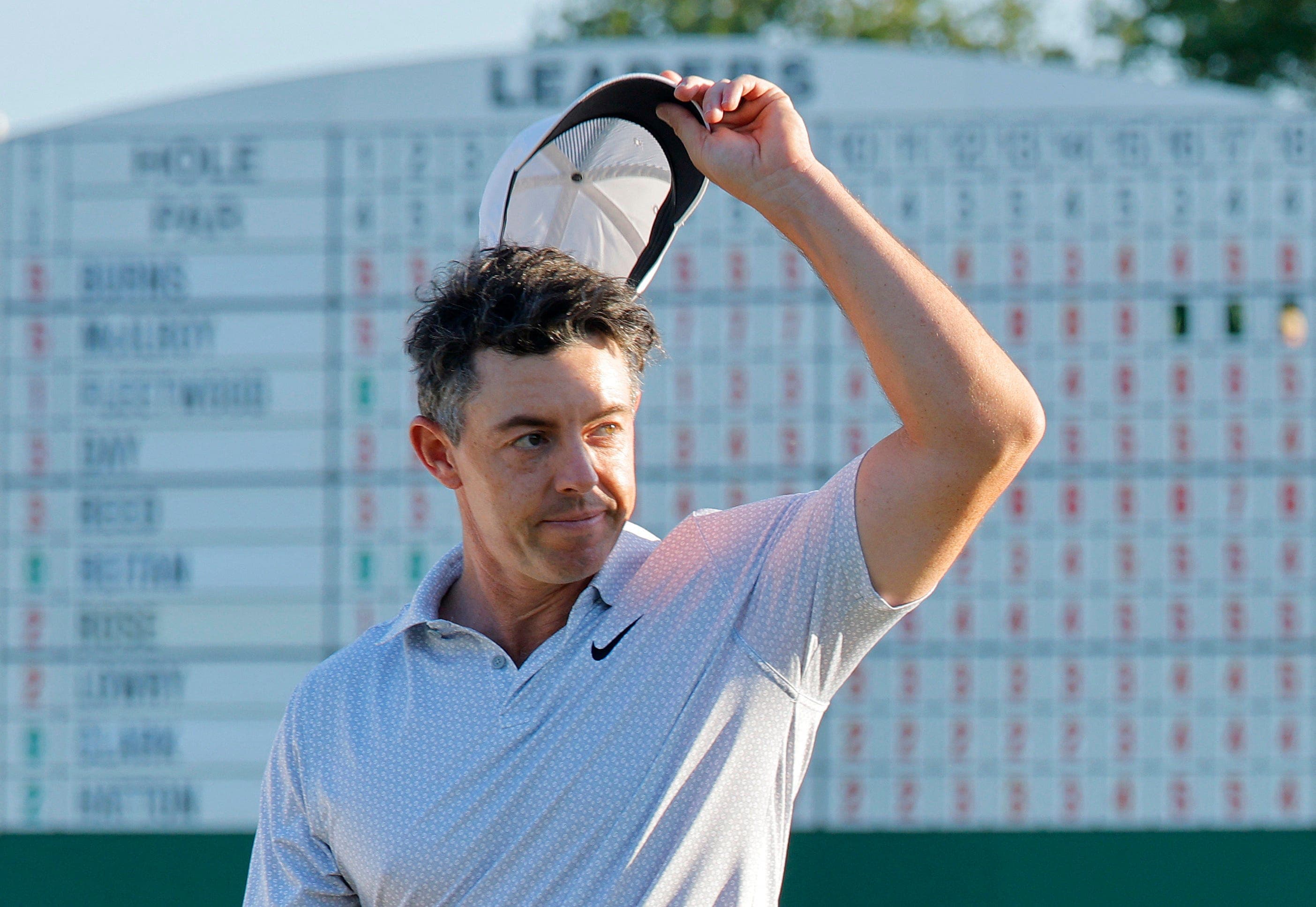 Rory McIlroy uses late birdie blitz to lead Masters by six shots