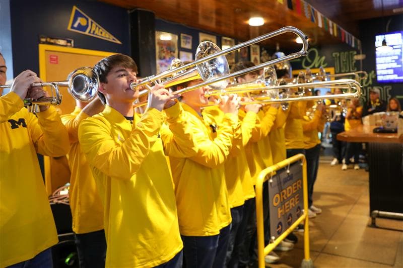 Michigan fans — and at least one Spartan — gear up for Final Four showdown