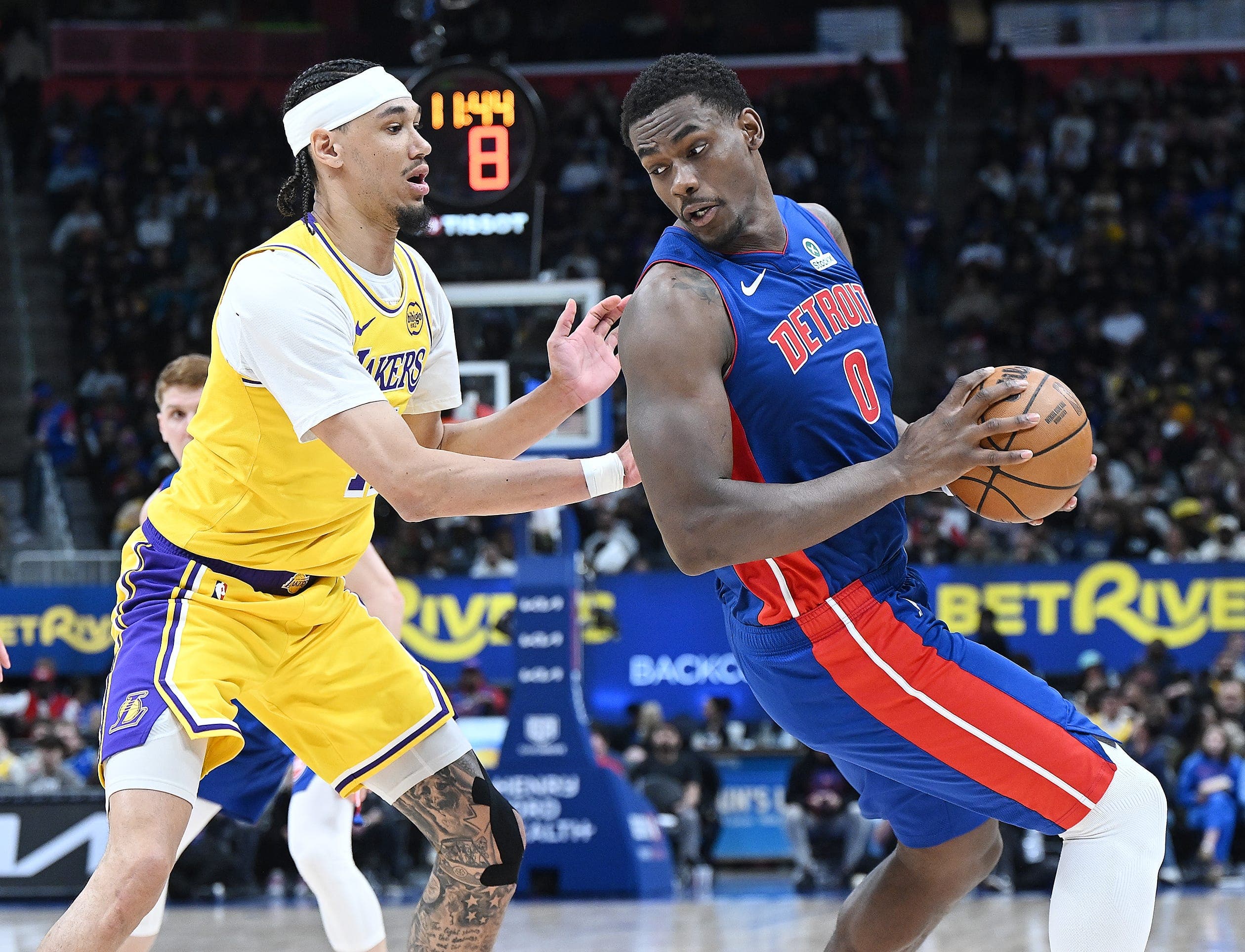 Pistons' Jenkins scores career-high 30 points to edge Lakers
