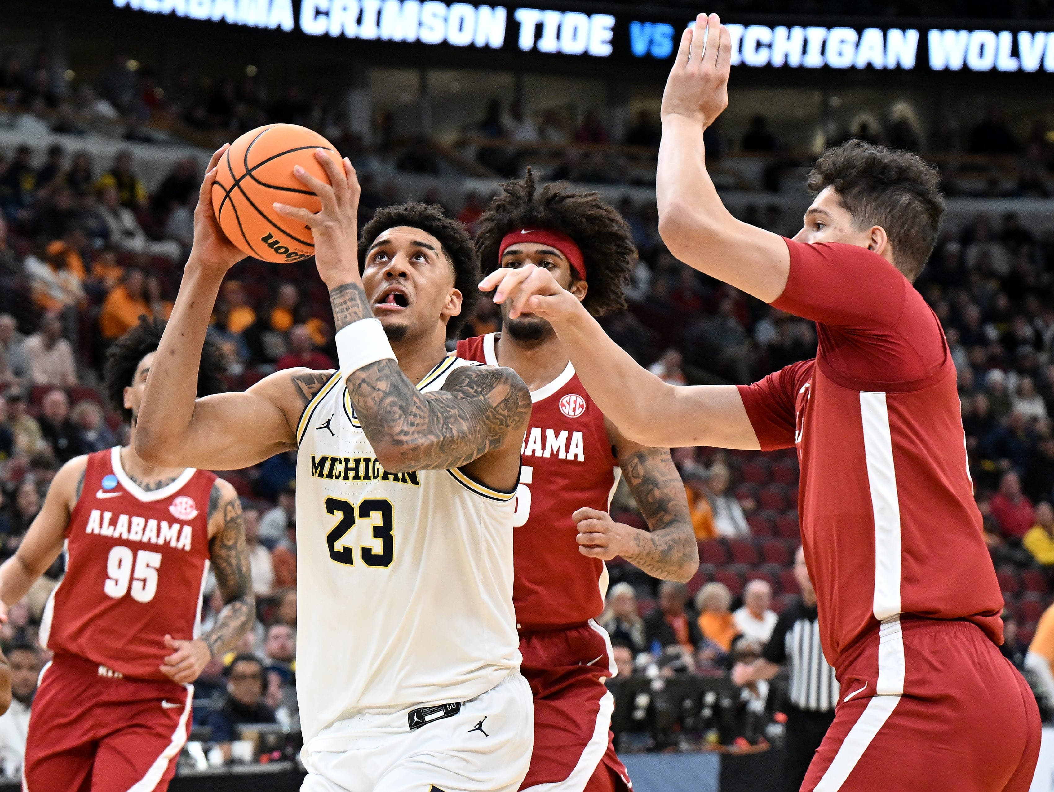 Lendeborg-led Michigan breaks away from Bama, makes Elite Eight