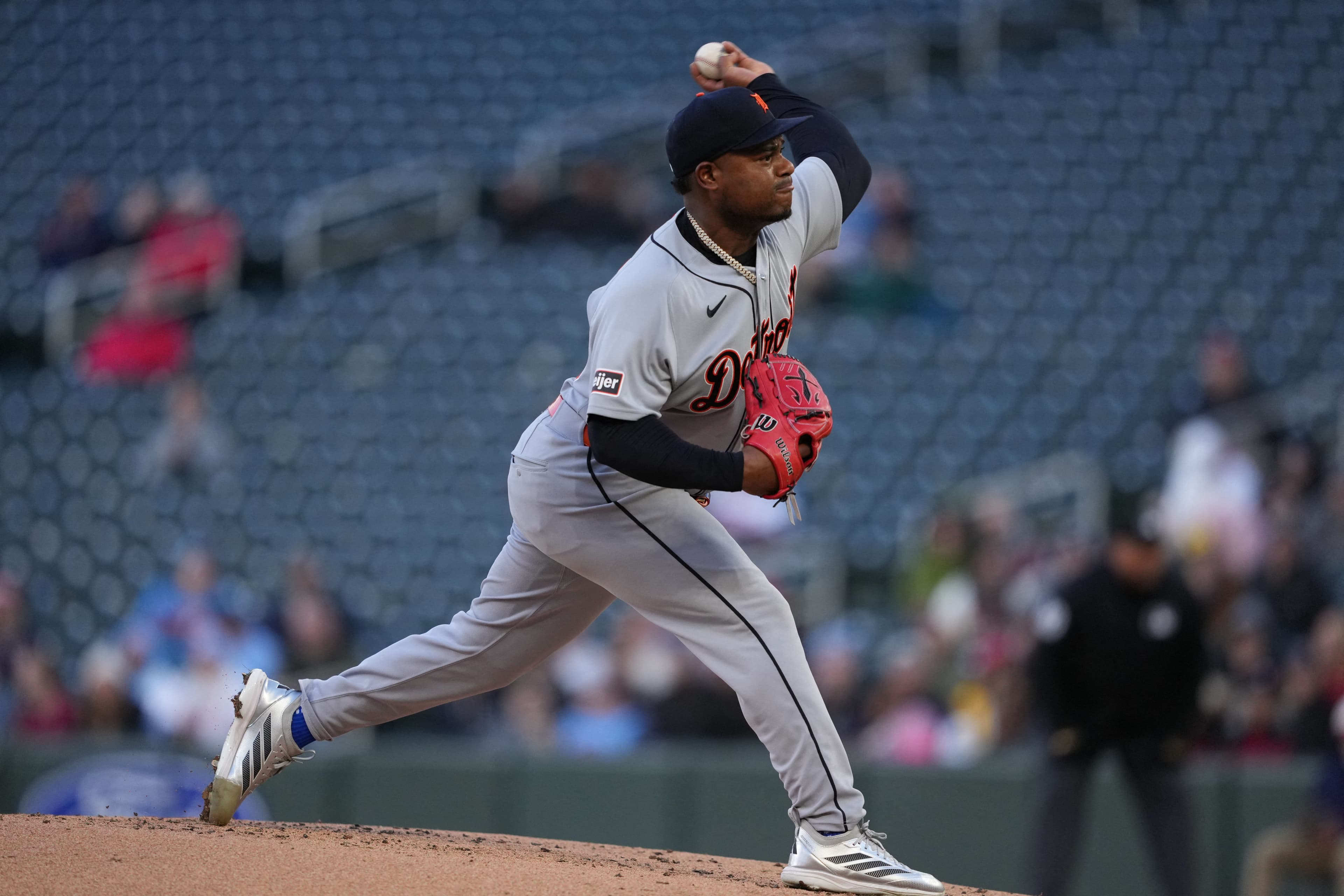 Twins pound Valdez as Tigers' losing skid reaches four games