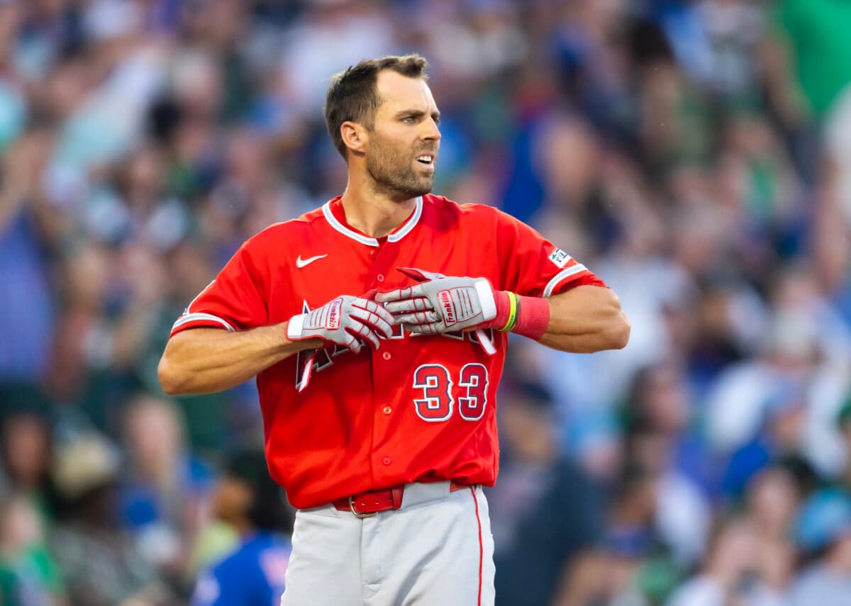 Former Dodger Leaves New Team Before Opening Day