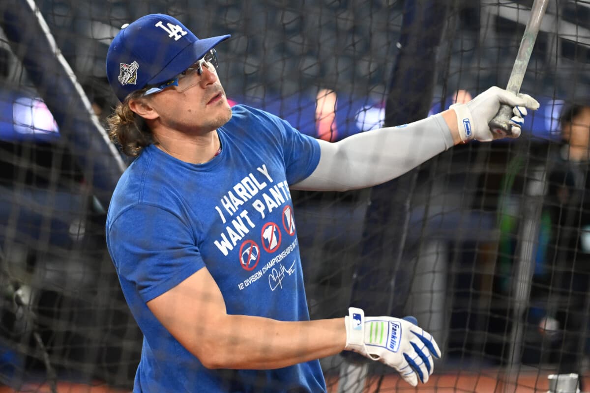 Kike Hernandez Makes Progress in Recovery From Elbow Surgery