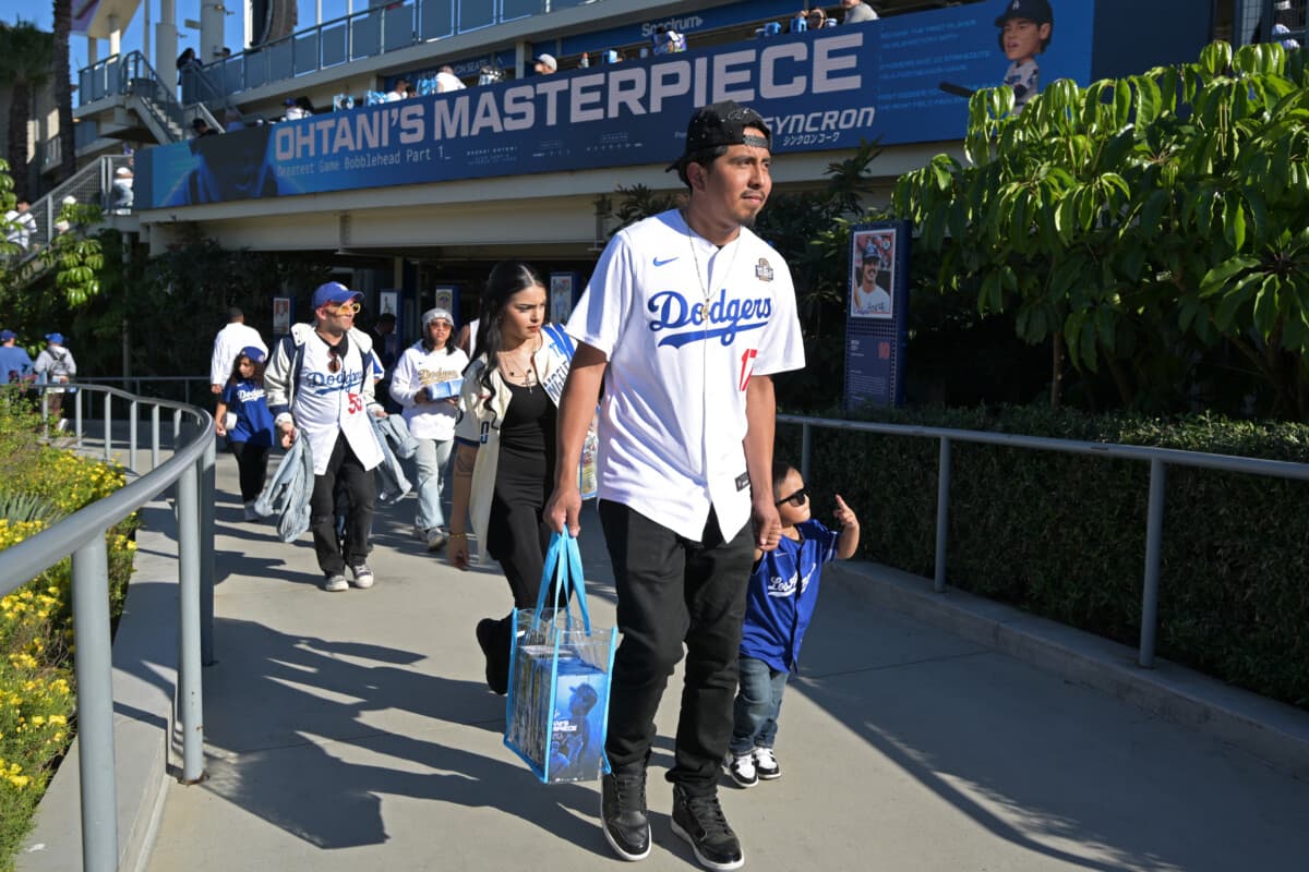 Dodgers Unveil Freddie Freeman Bobblehead, Soccer Jersey Giveaways