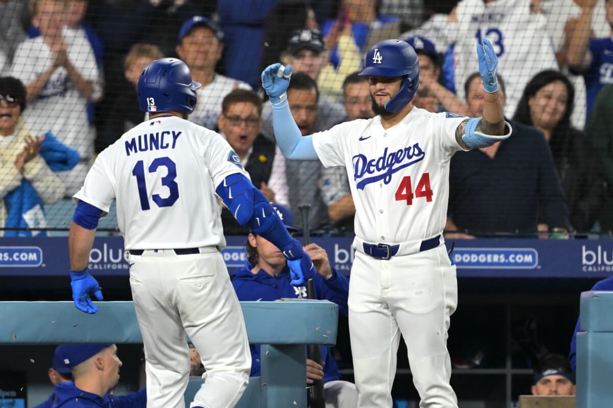 Max Muncy Walks Off Rangers With 3 Home Run Night
