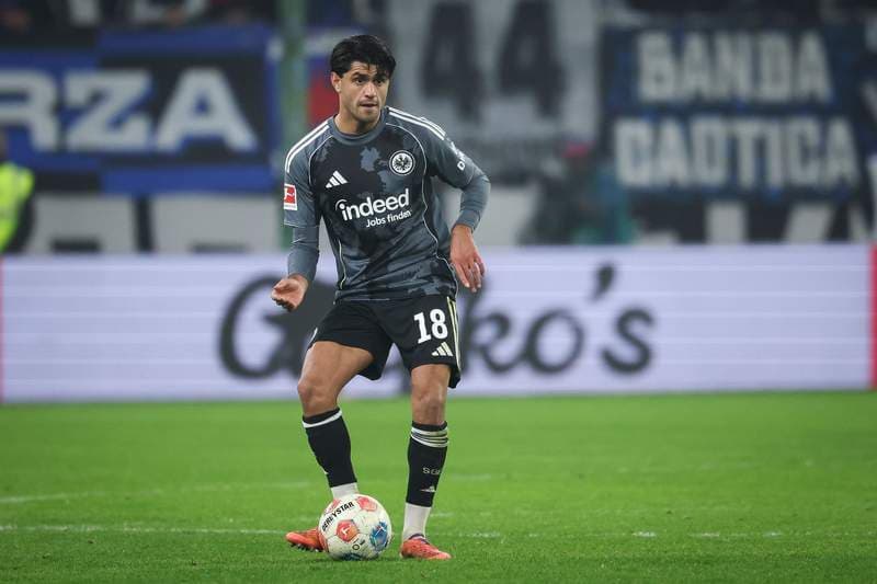 Midfielder Dahoud to leave Eintracht Frankfurt in summer