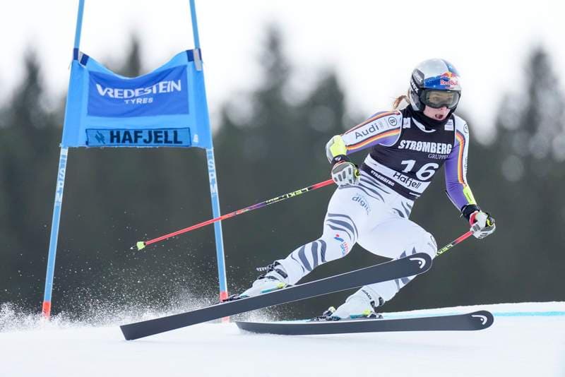 'Your future is bright': Shiffrin praises Aicher after tight duel