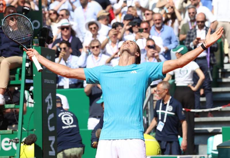 Zverev rallies from the brink, Medvedev double-bageled in Monte Carlo