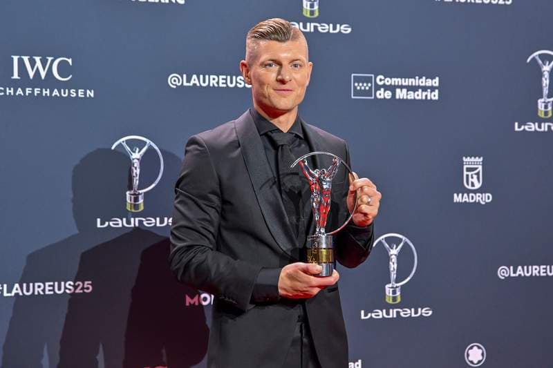 Kroos rallies sporting world to stand for peace as he wins award