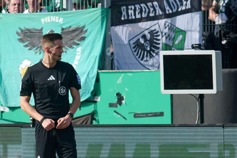 VAR can't offer absolute objectivity, German referee chief says