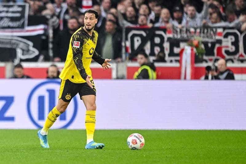 Dortmund's Bensebaini out for the season, Adeyemi close to comeback