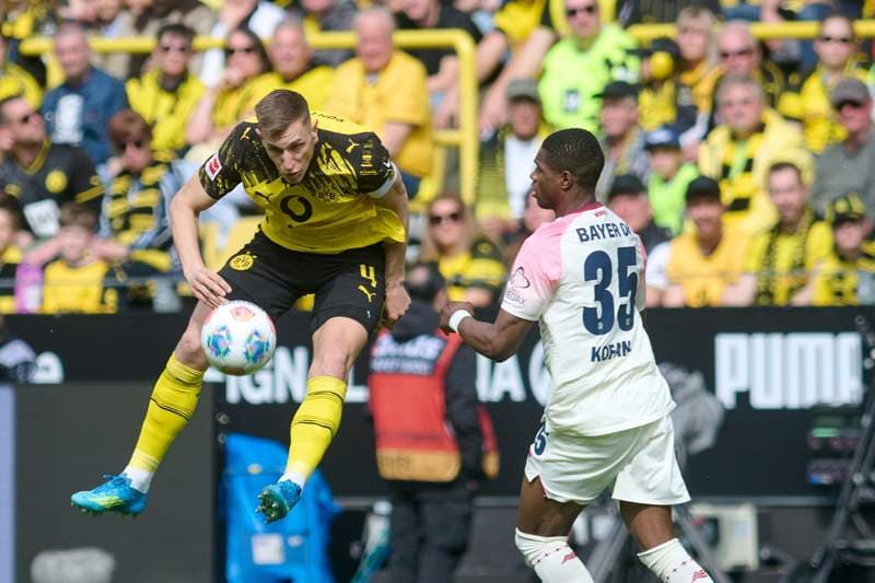 'Not on': Dortmund unhappy after jeers against Schlotterbeck