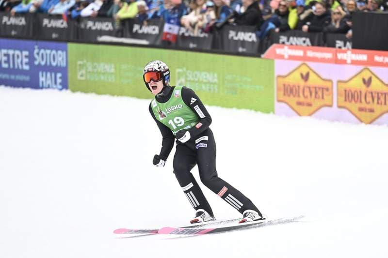 Lindvik denies Prevc record-tying win in ski jumping finale
