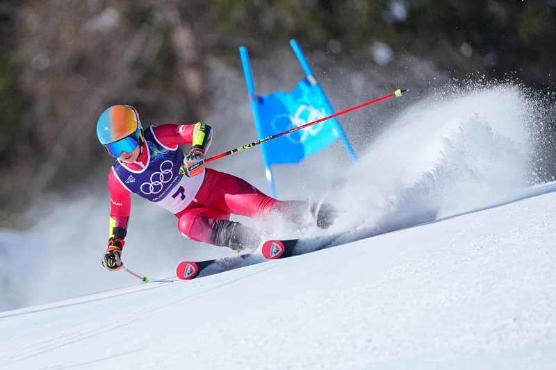 Scheib sweeps giant slalom, Rast shines in super-G, Shiffrin underwhelms
