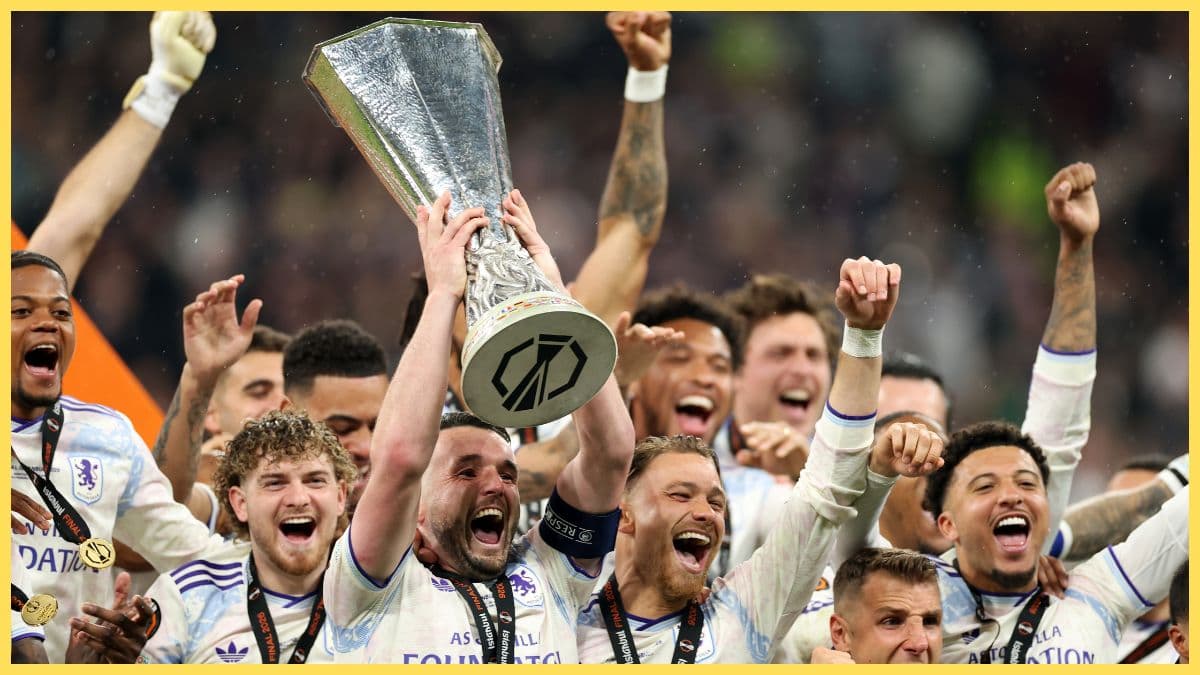 Elliott sends classy message after Villa win Europa League