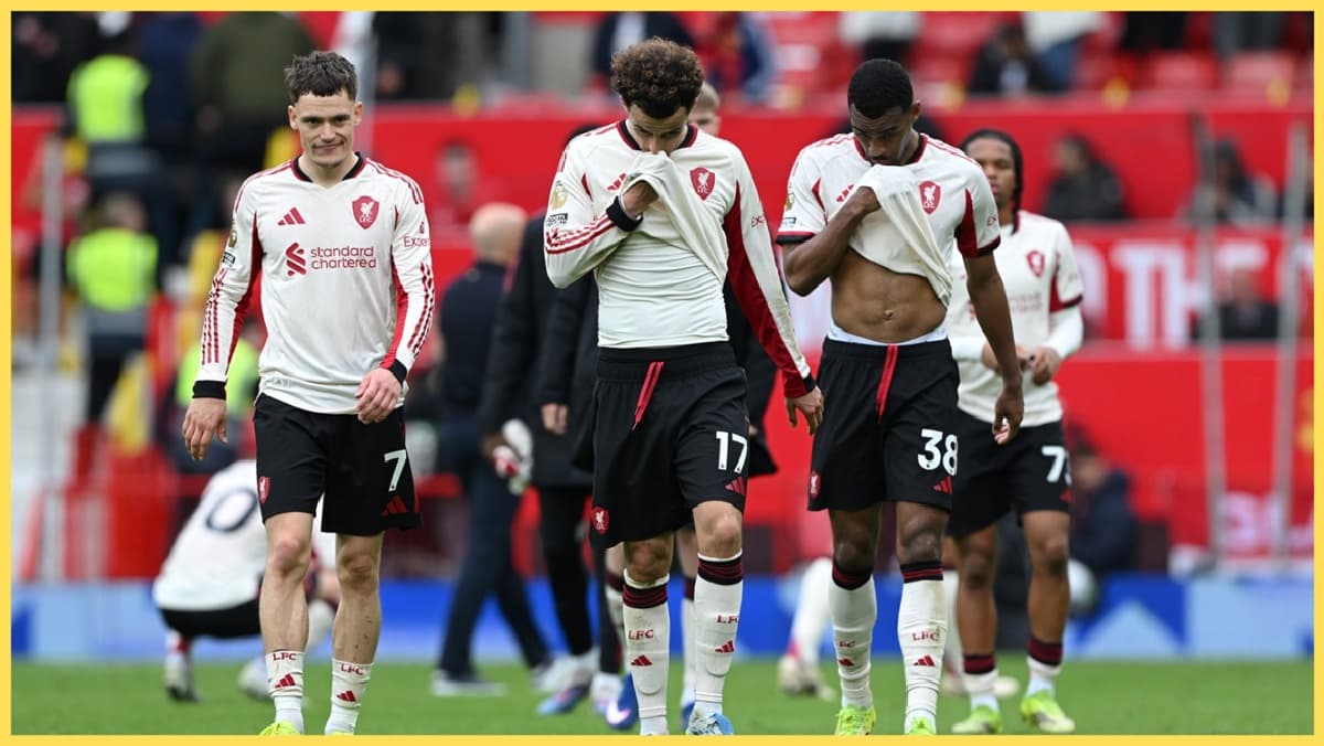 ‘Steady on, son’ – Liverpool player called out over response to Mo Salah’s social media comments
