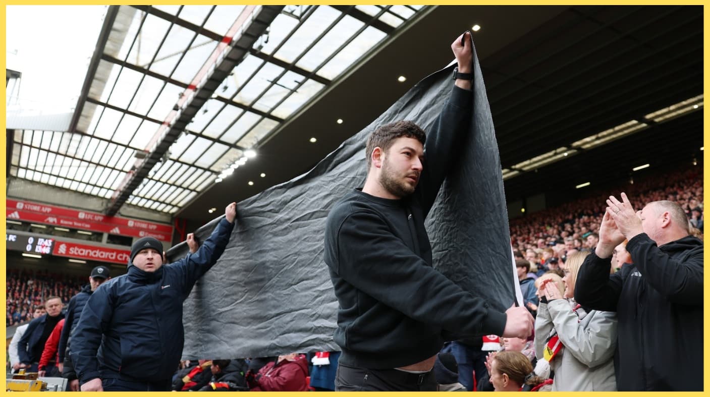 (Photo) What Liverpool fans did in 15th minute drew tumuluouse applause around Anfield
