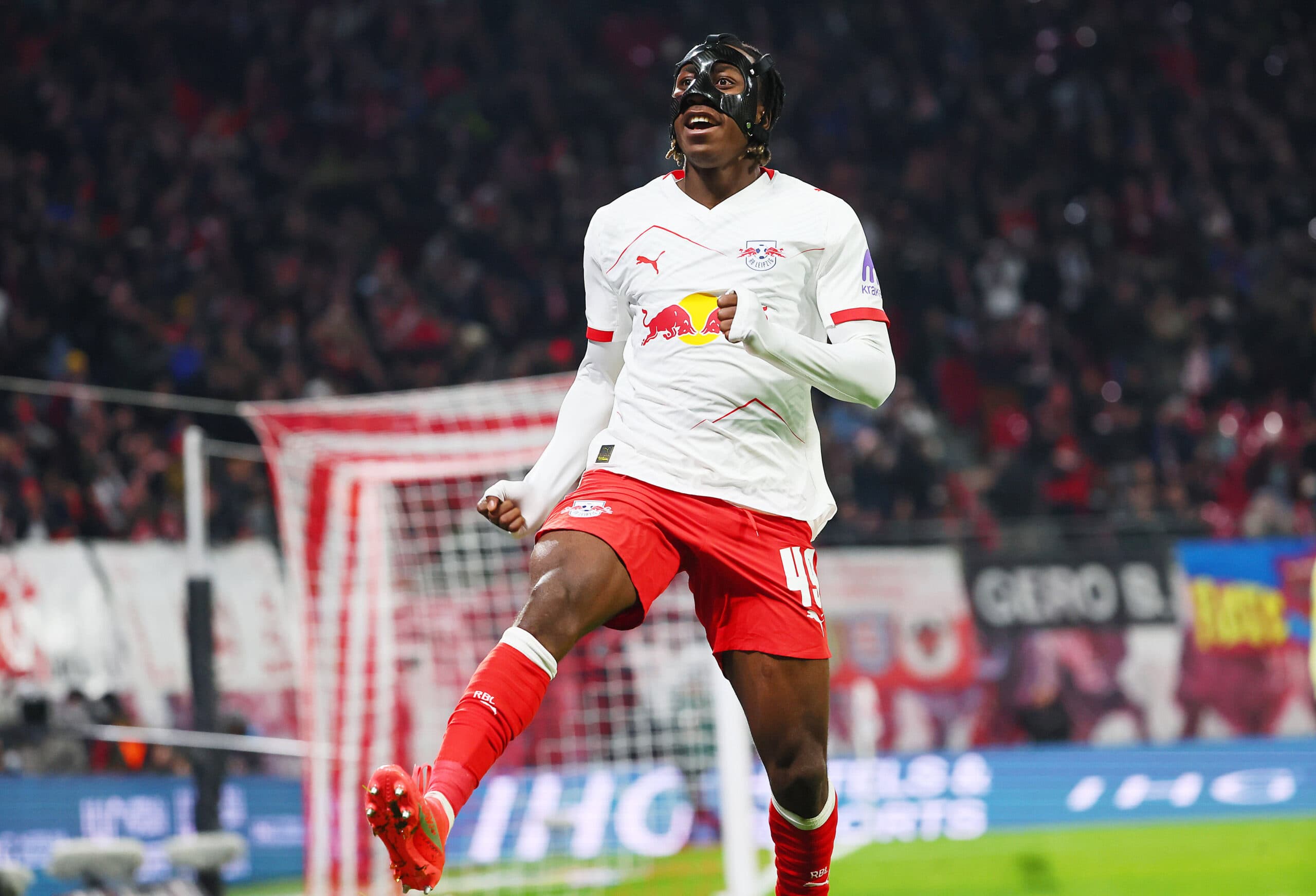 Sky Sports: £87m price tag set for Liverpool and Man United target