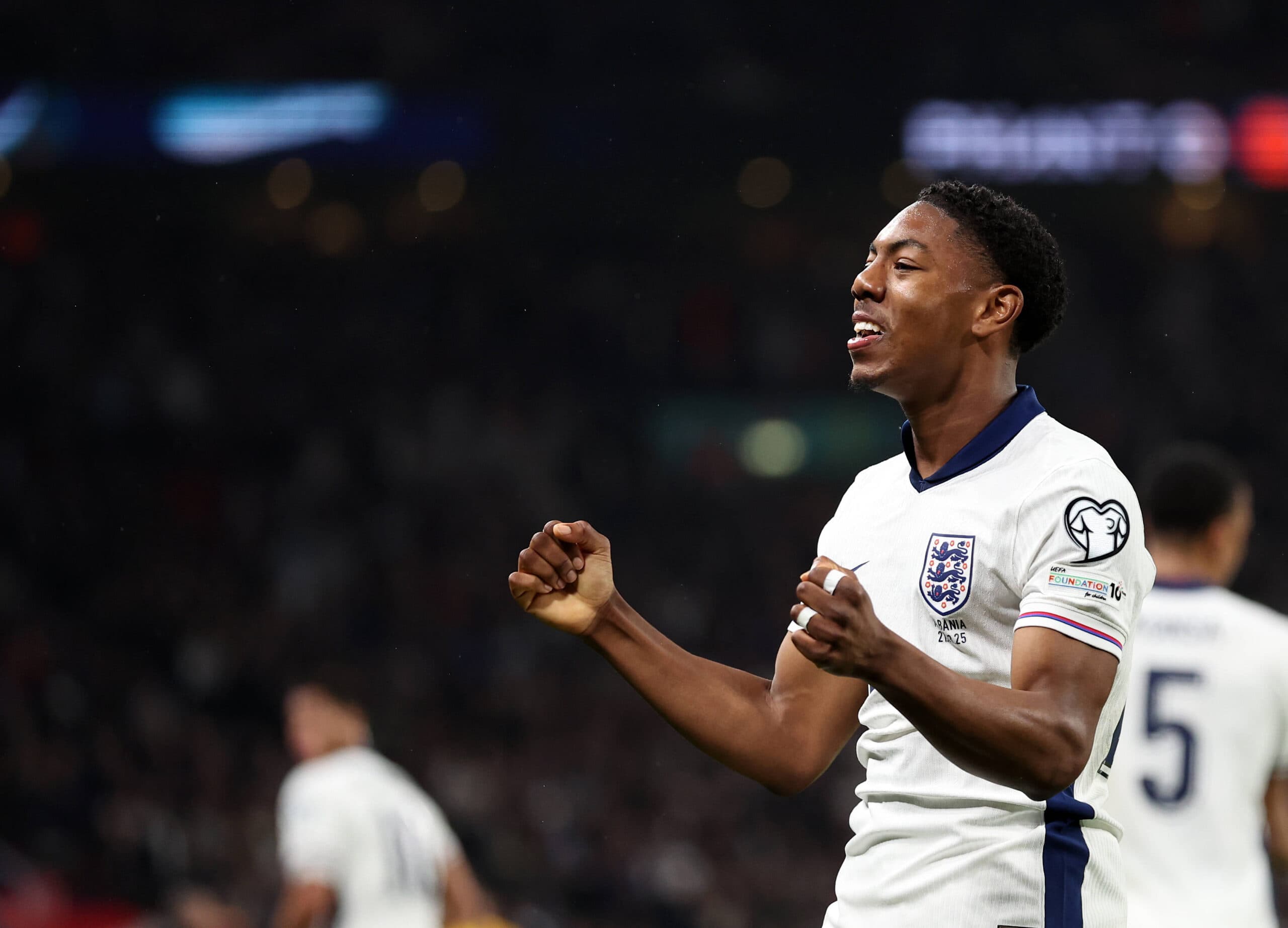 Sky Sports Reporter: Man United considering move to sign Arsenal star