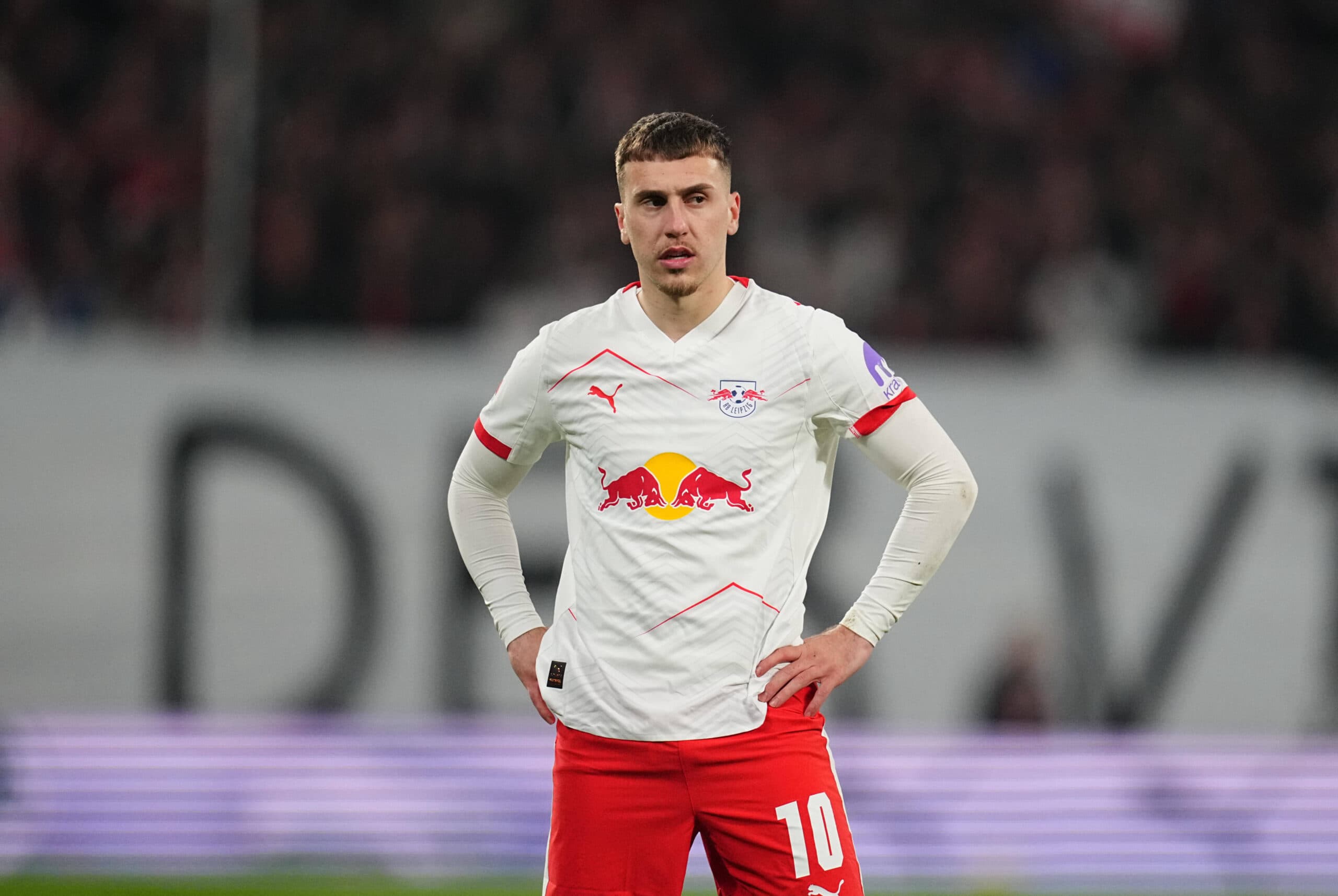 Report: Bundesliga giants set to open talks to sign Brighton star