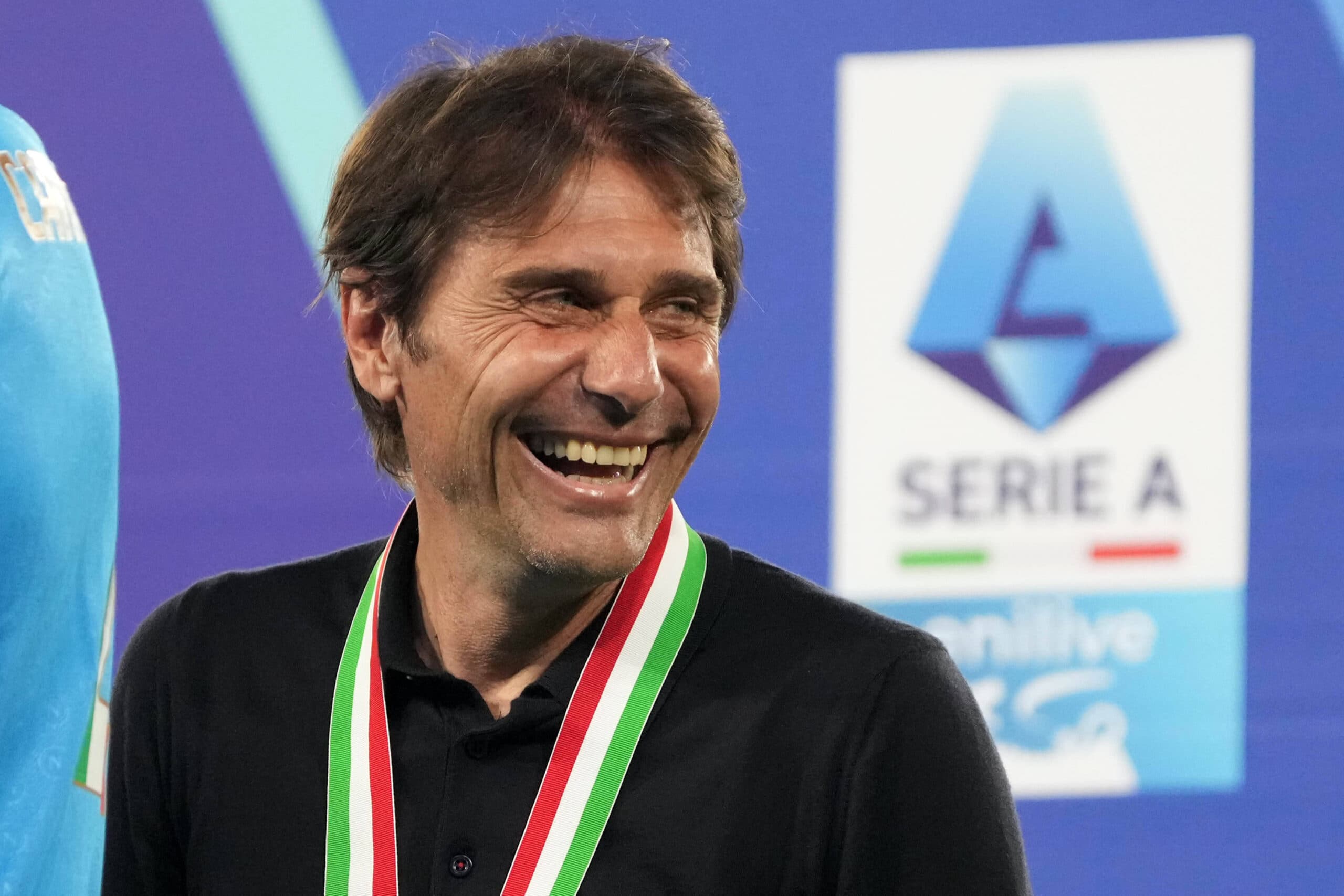 Report: Former Chelsea manager could return to replace Liam Rosenior