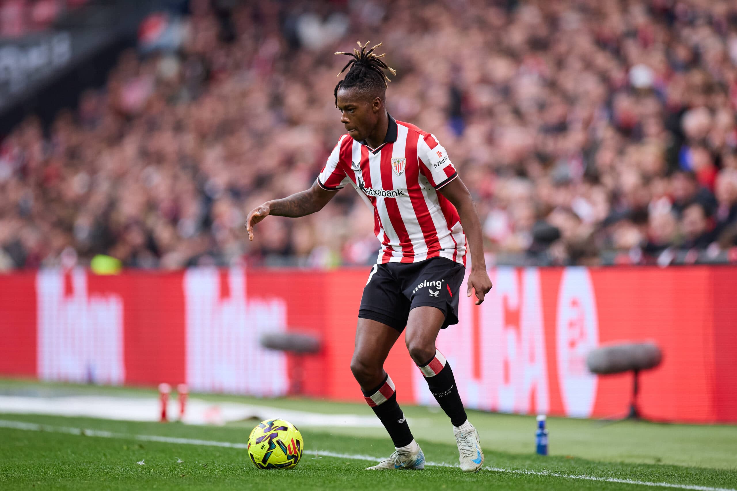 Manchester United Seeks $100M for Next Big Move to Replace Messi!