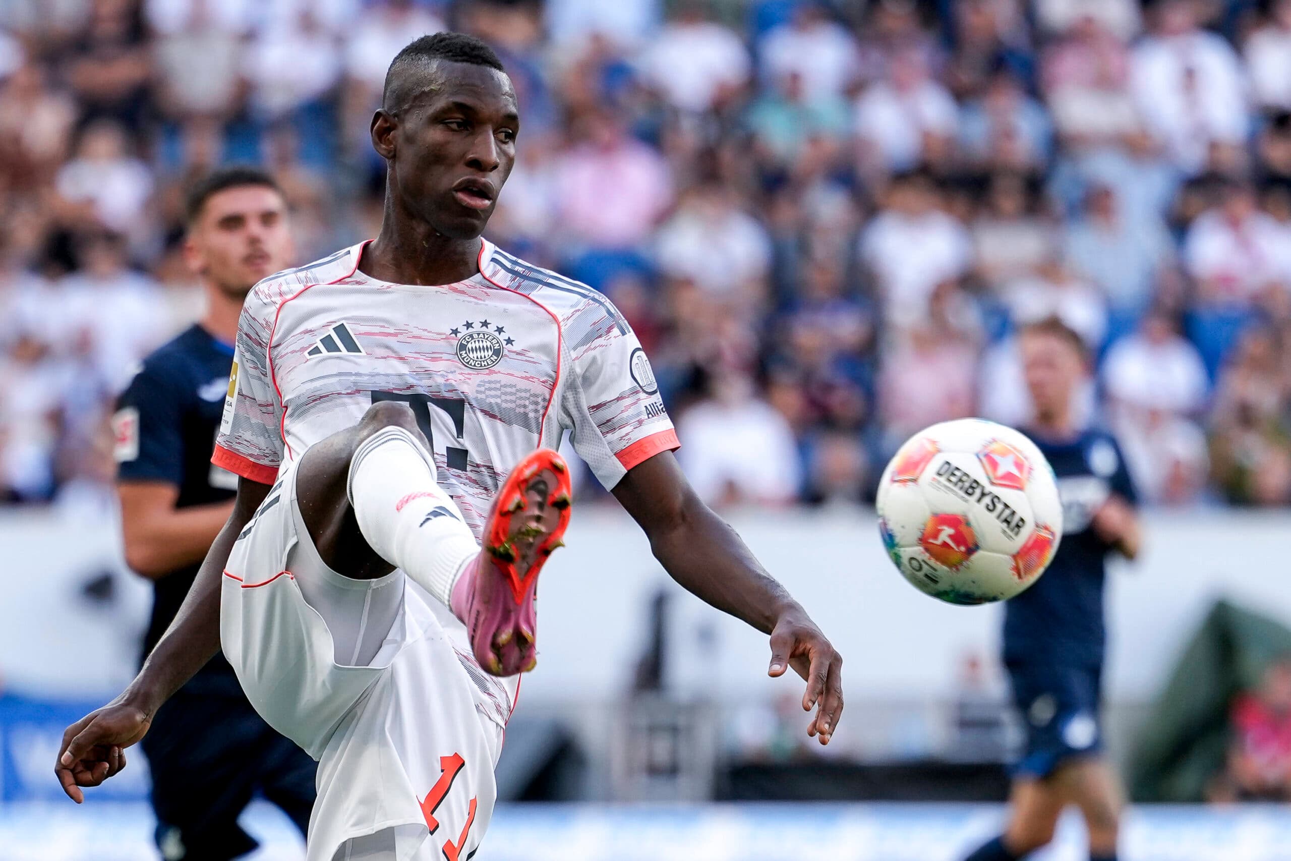 Report: Chelsea star set to leave after dramatic transfer U-turn