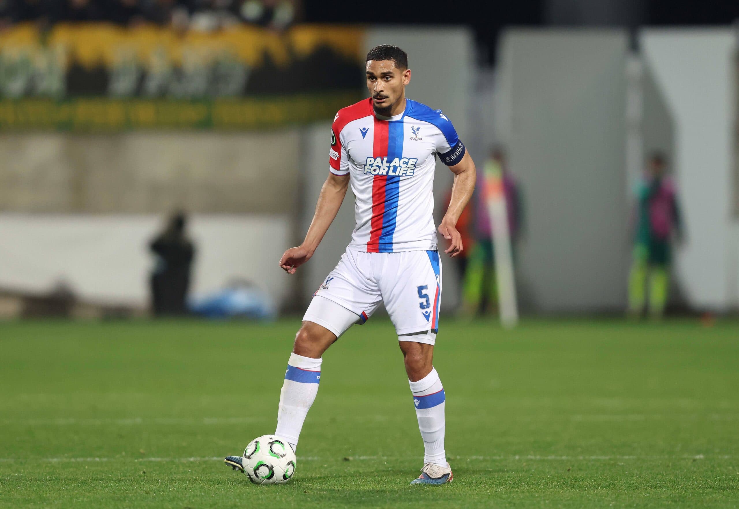 Report: Chelsea keen on move for Premier League defender