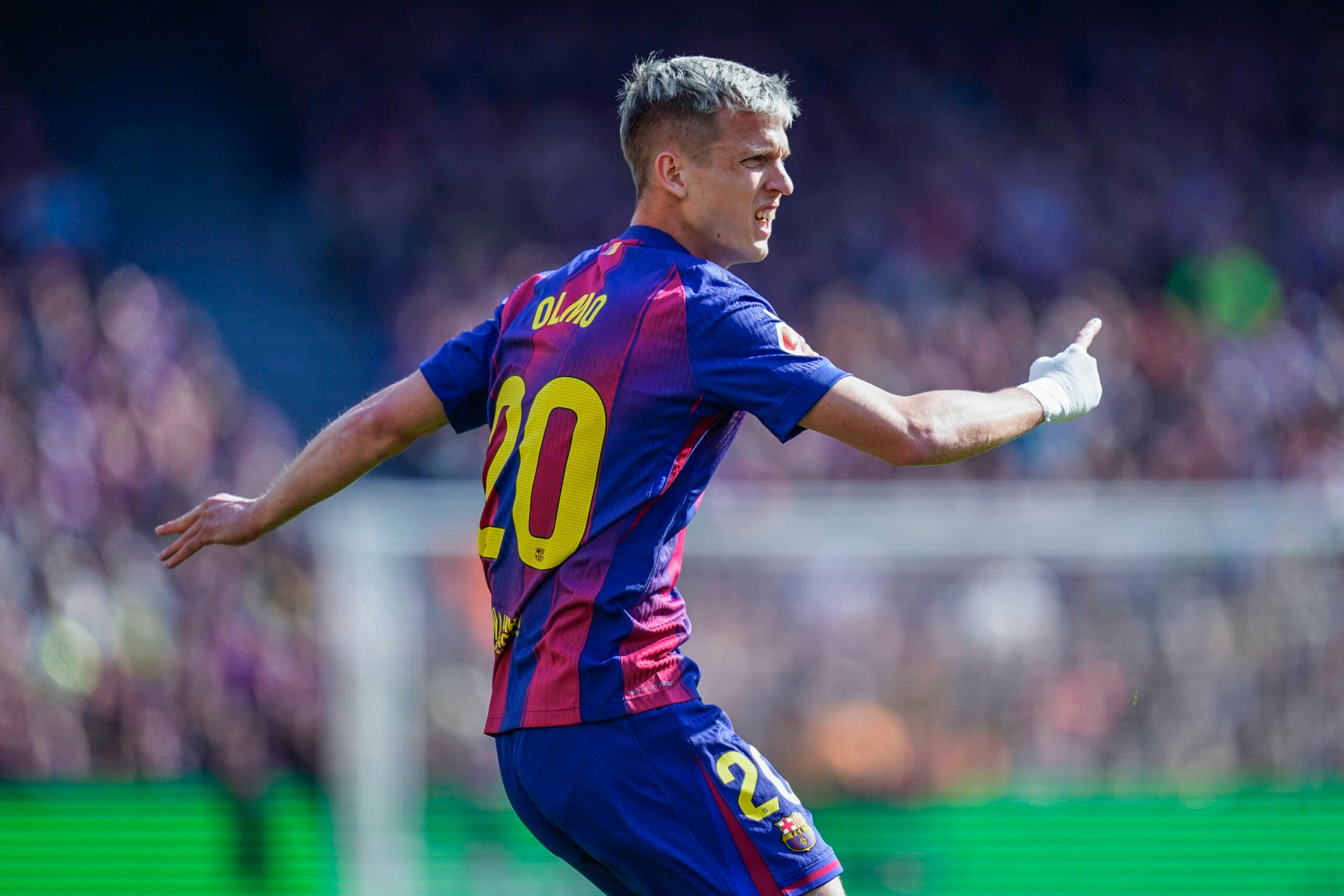 Report: Man City are in the race to sign Barcelona midfielder this summer