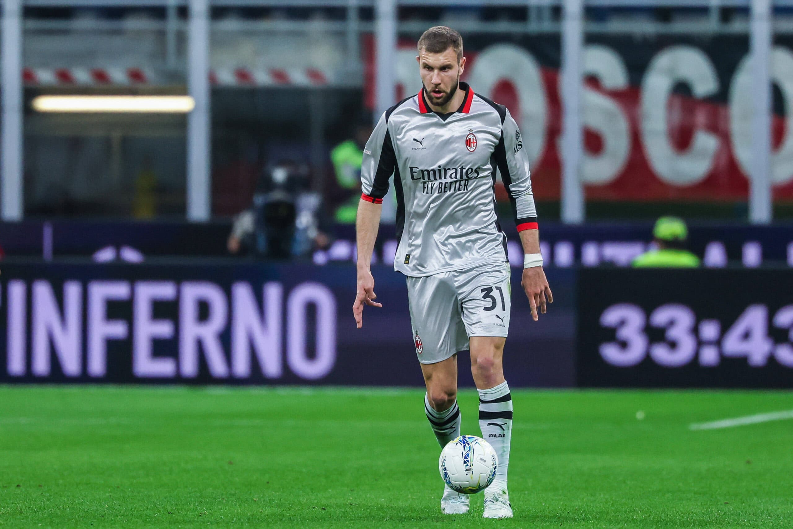 Report: Chelsea interested in move to sign €40m AC Milan defender