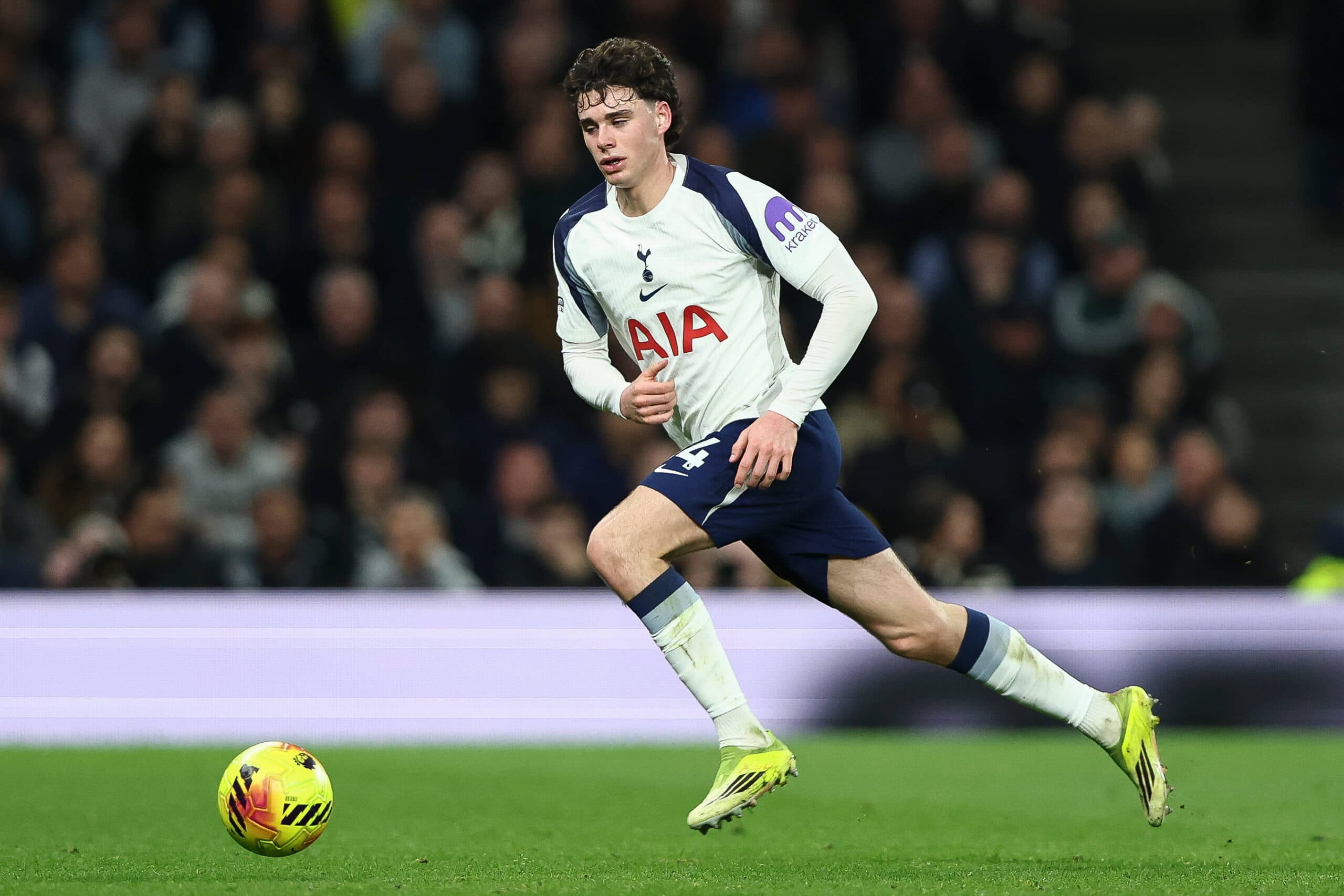 Report: Man United face major competition in race to sign English midfielder