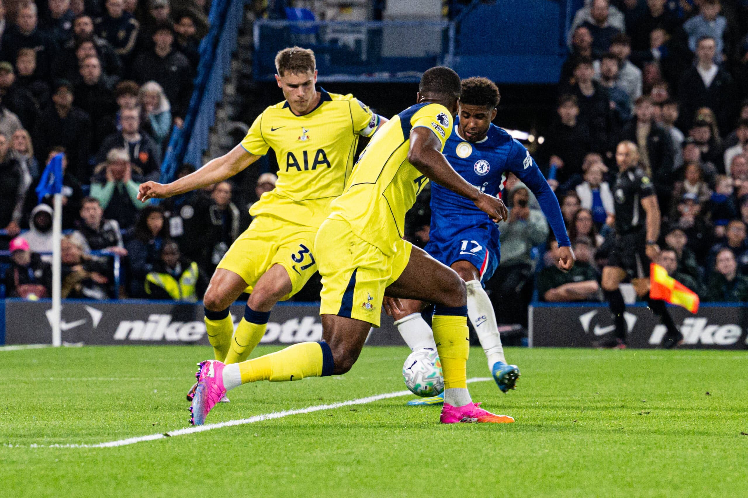 Tottenham Punished as Chelsea Claim Stamford Bridge Win