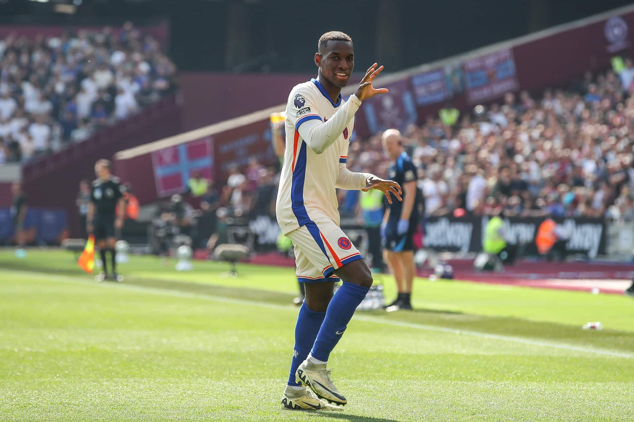 Newcastle United Secure £70M Sneak Peek From Chelsea's Premier Star!